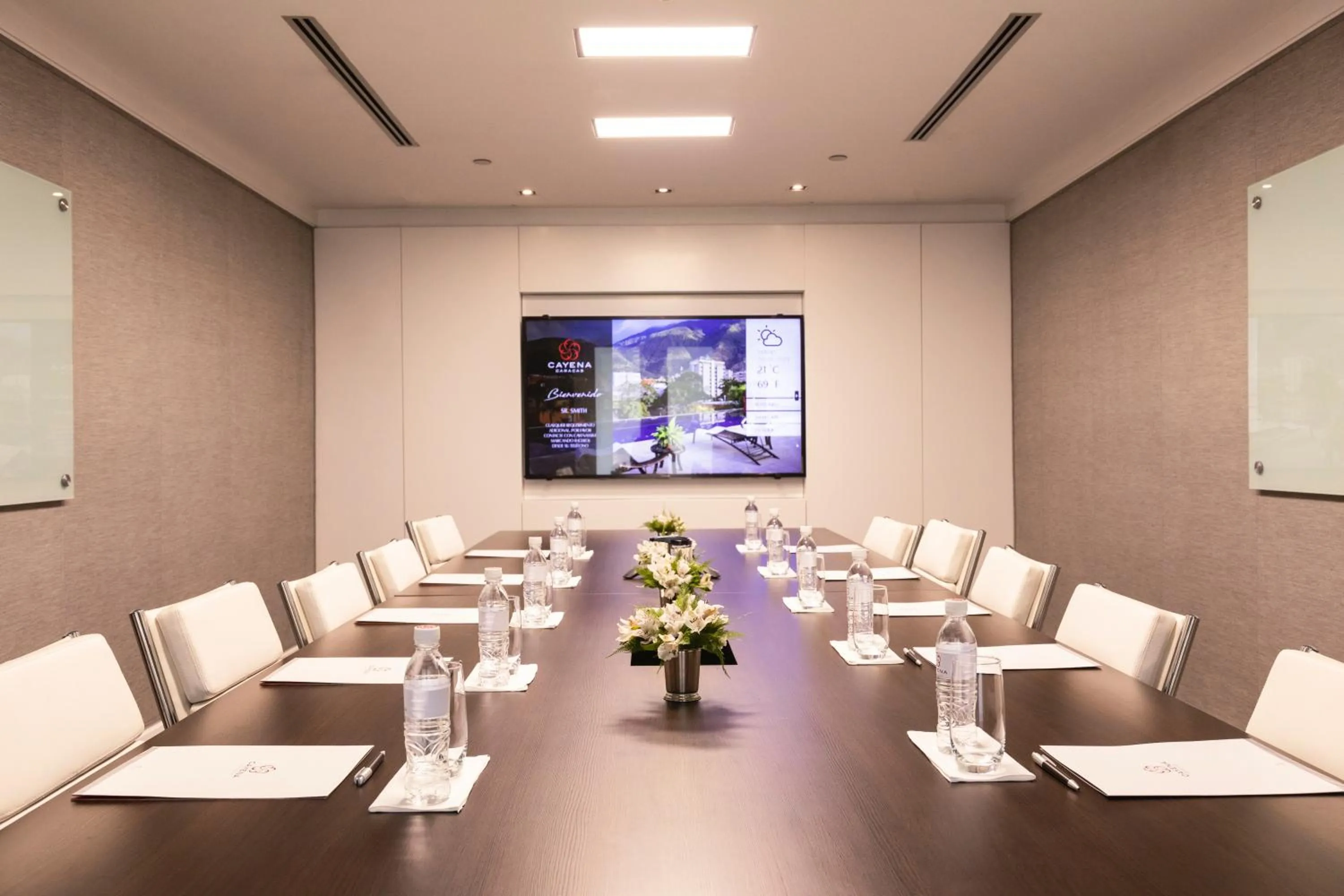 Business facilities in Hotel Cayena Caracas a LHW