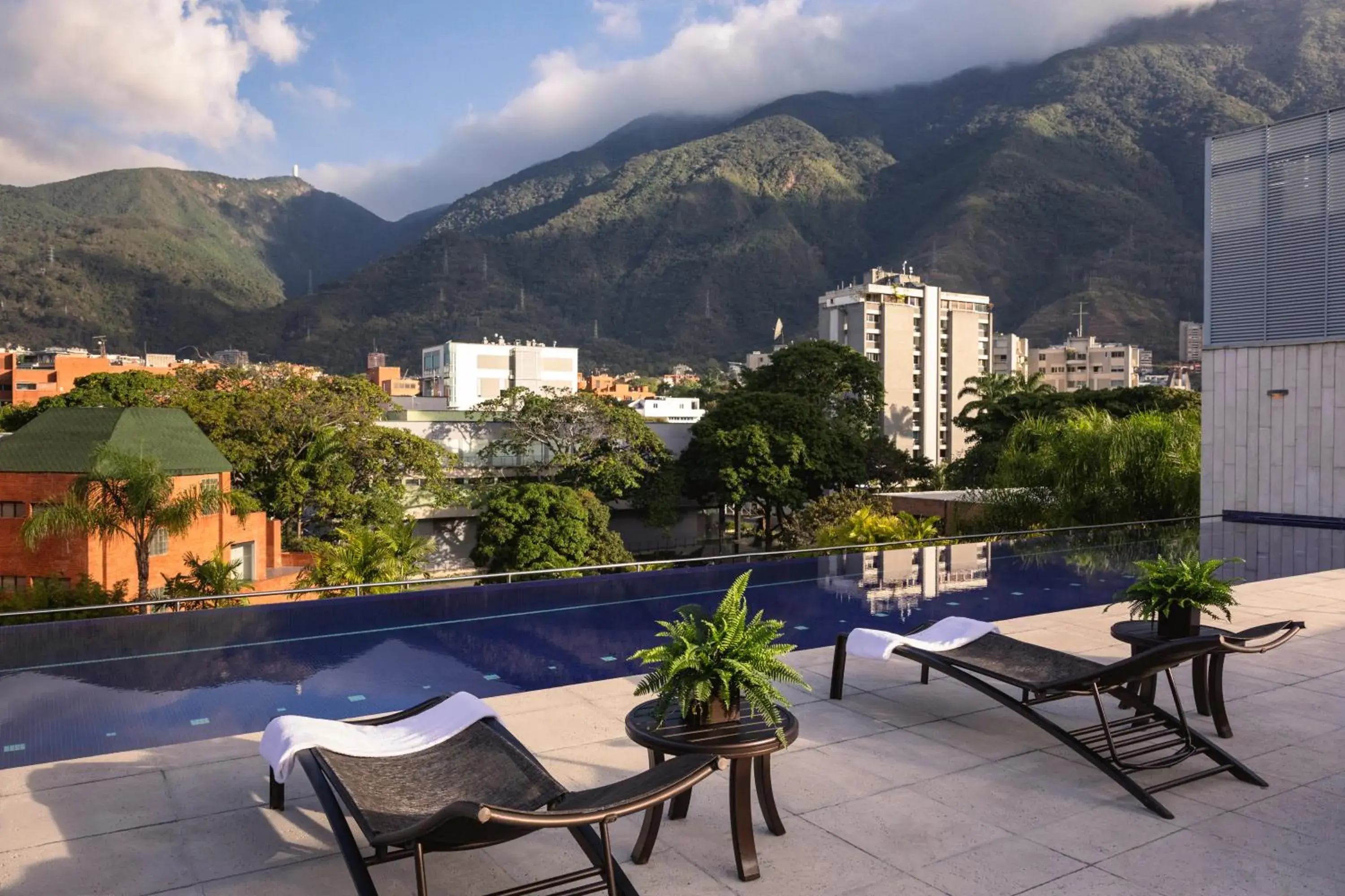 Swimming pool in Hotel Cayena Caracas a LHW Swimming pool in Hotel Cayena Caracas a LHW