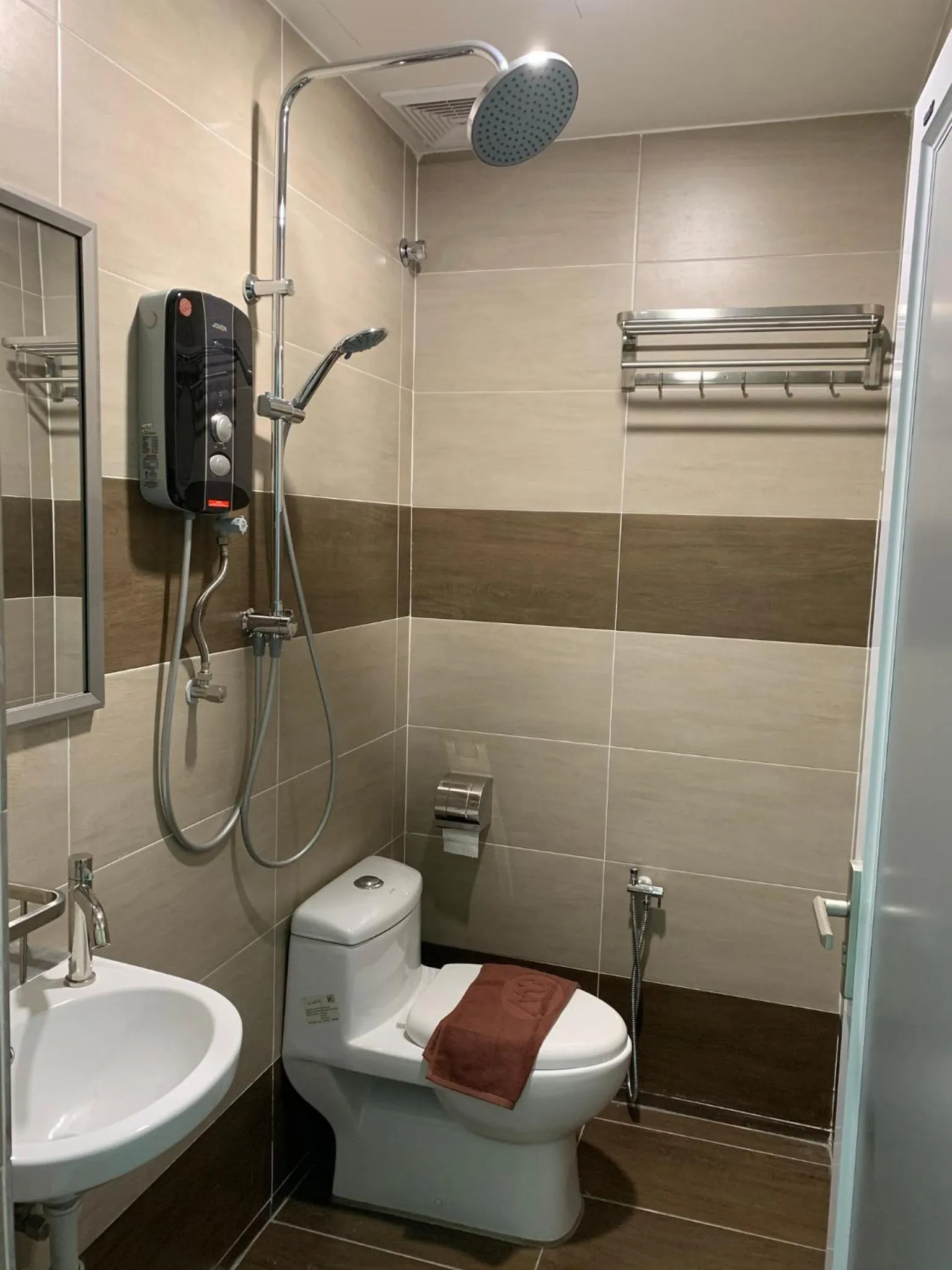 Toilet in M Quality Hotel