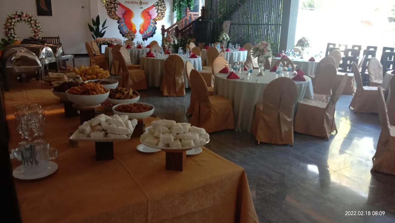 Restaurant/places to eat in Polhena Grand Resort & Banquet