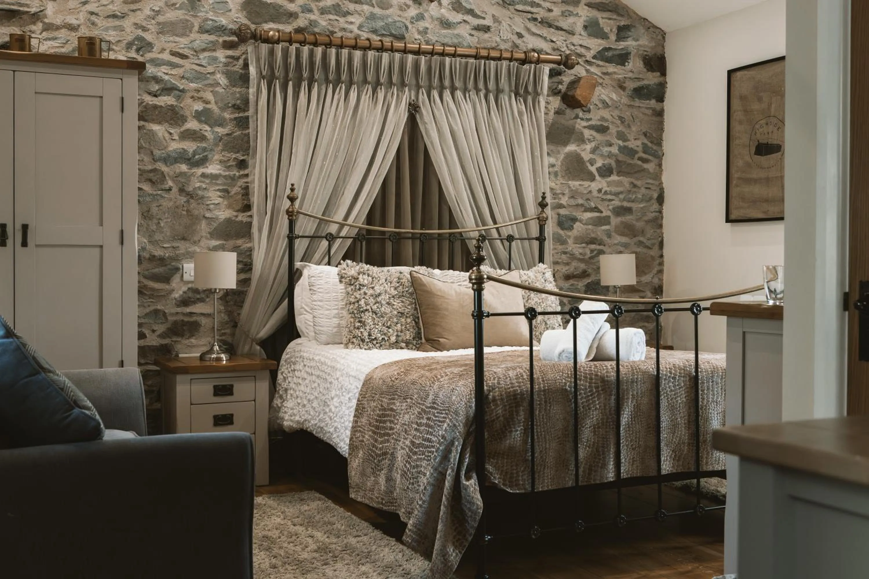 Photo of the whole room, Bed in Highside Farm