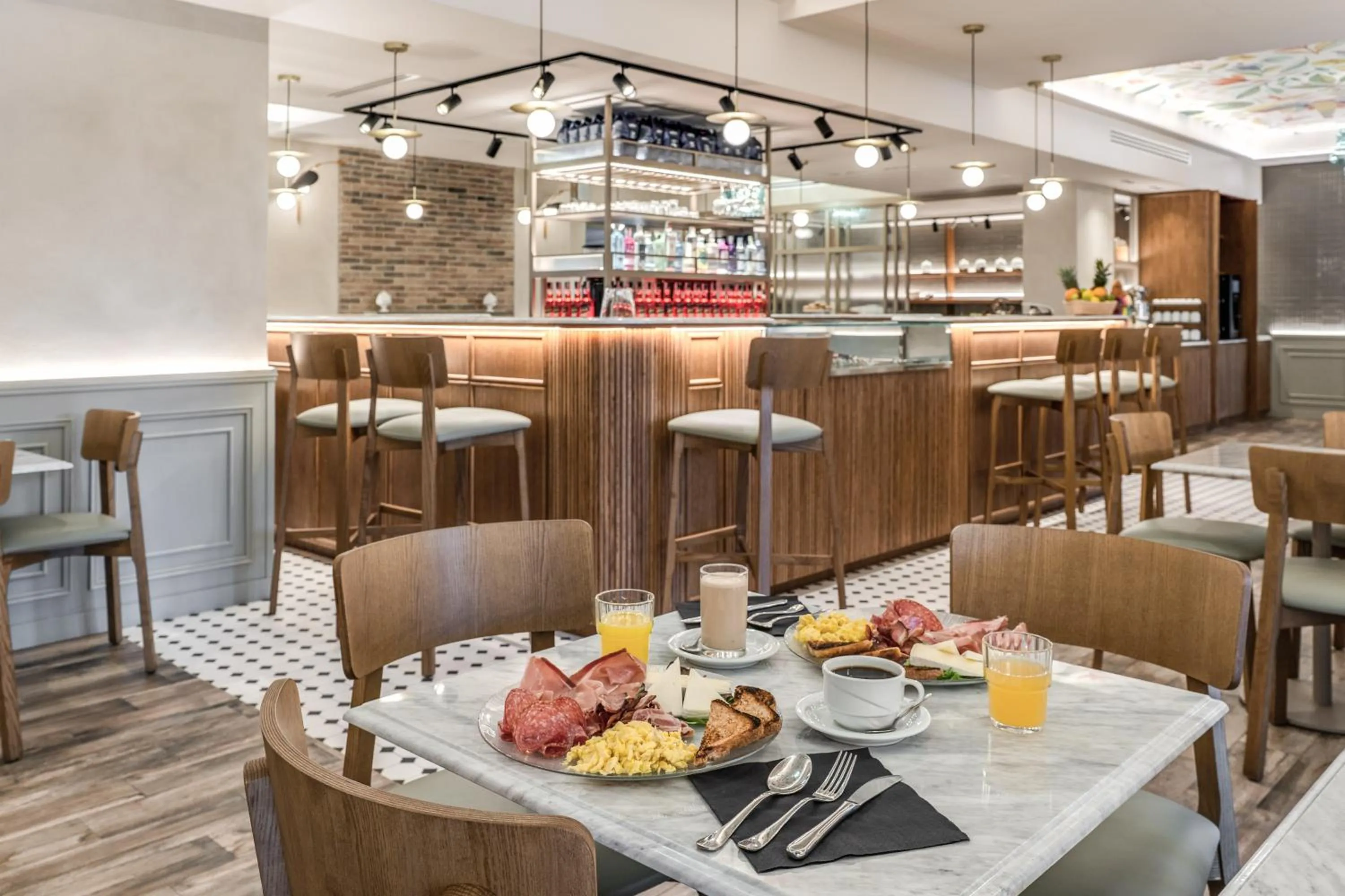 Food and drinks in Hotel Isola Sacra Rome Airport