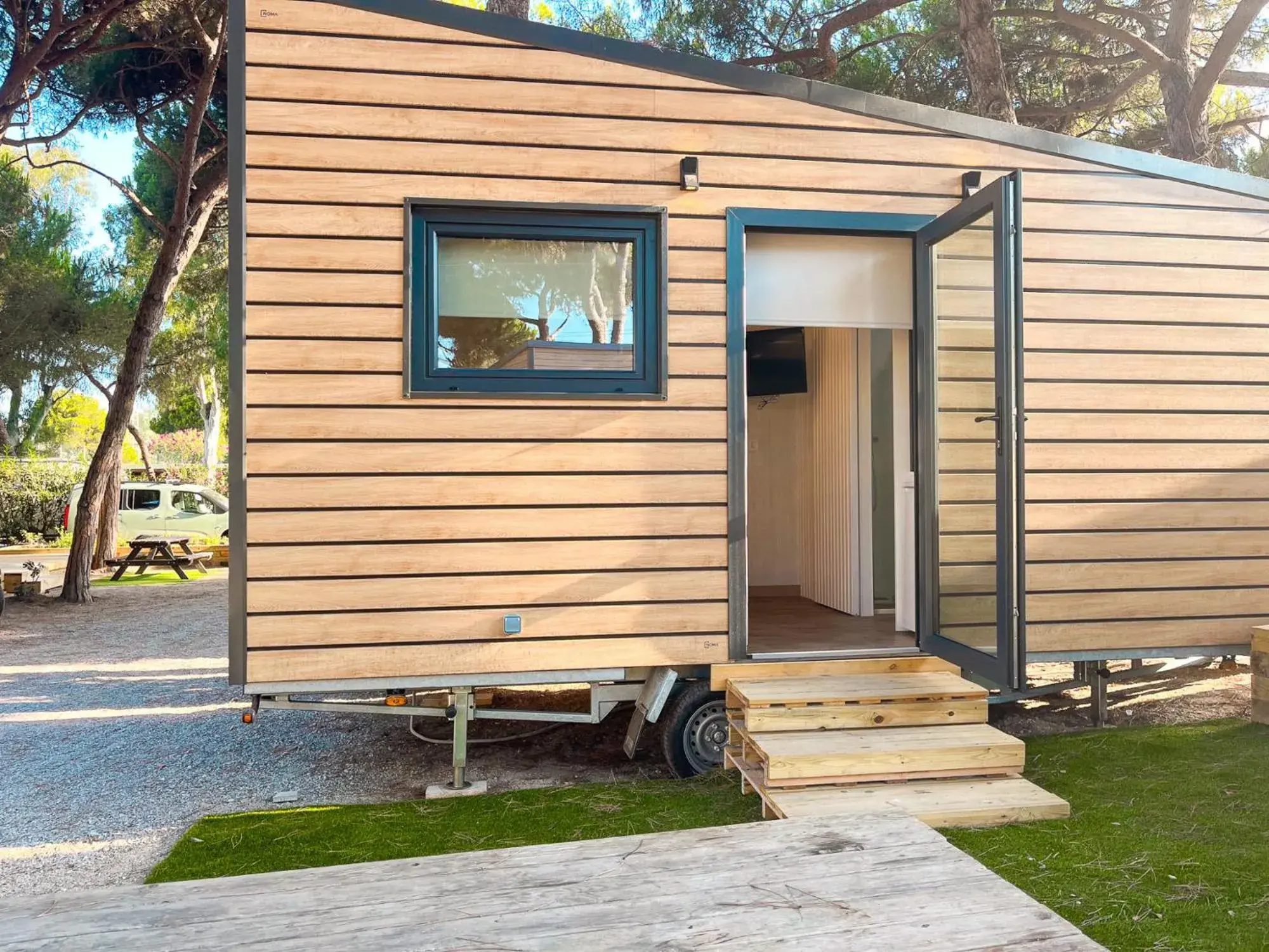 Standard Bungalow - single occupancy in Tres Estrellas Barcelona by HolaCamp Standard Bungalow - single occupancy in Tres Estrellas Barcelona by HolaCamp