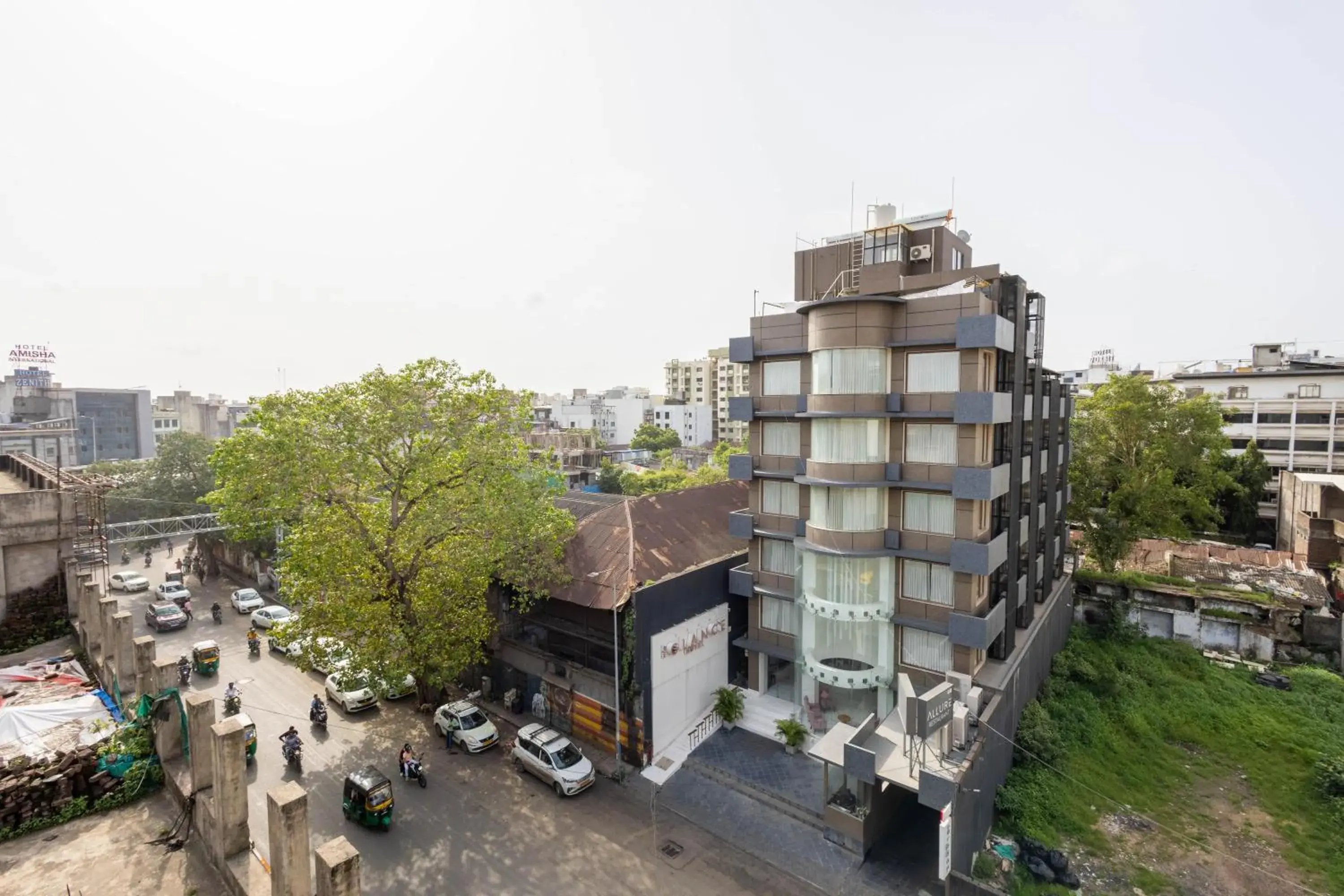 Property building in De Glance Hotel, Near Surat Railway Station Property building in De Glance Hotel, Near Surat Railway Station