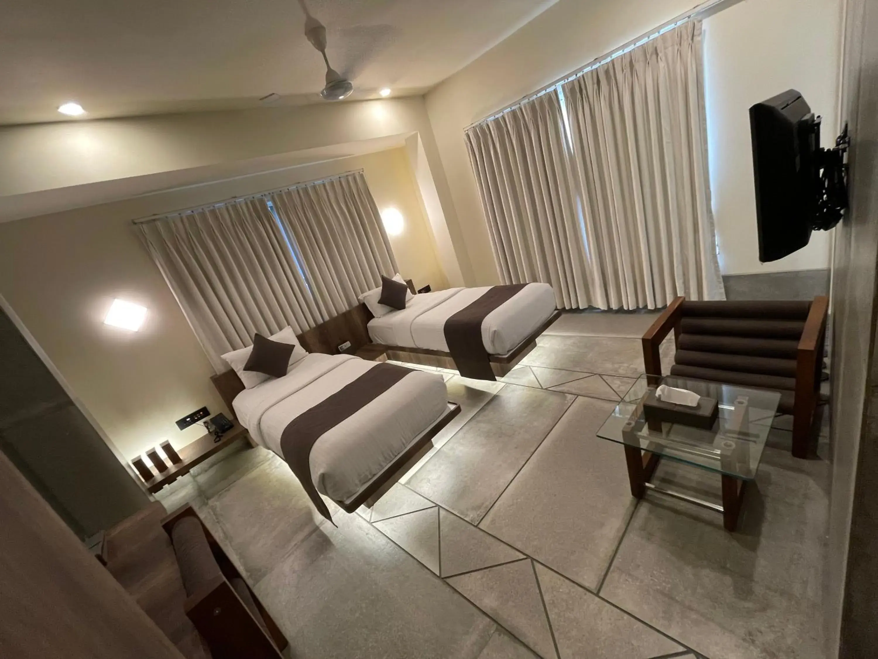 Photo of the whole room in De Glance Hotel, Near Surat Railway Station Photo of the whole room in De Glance Hotel, Near Surat Railway Station