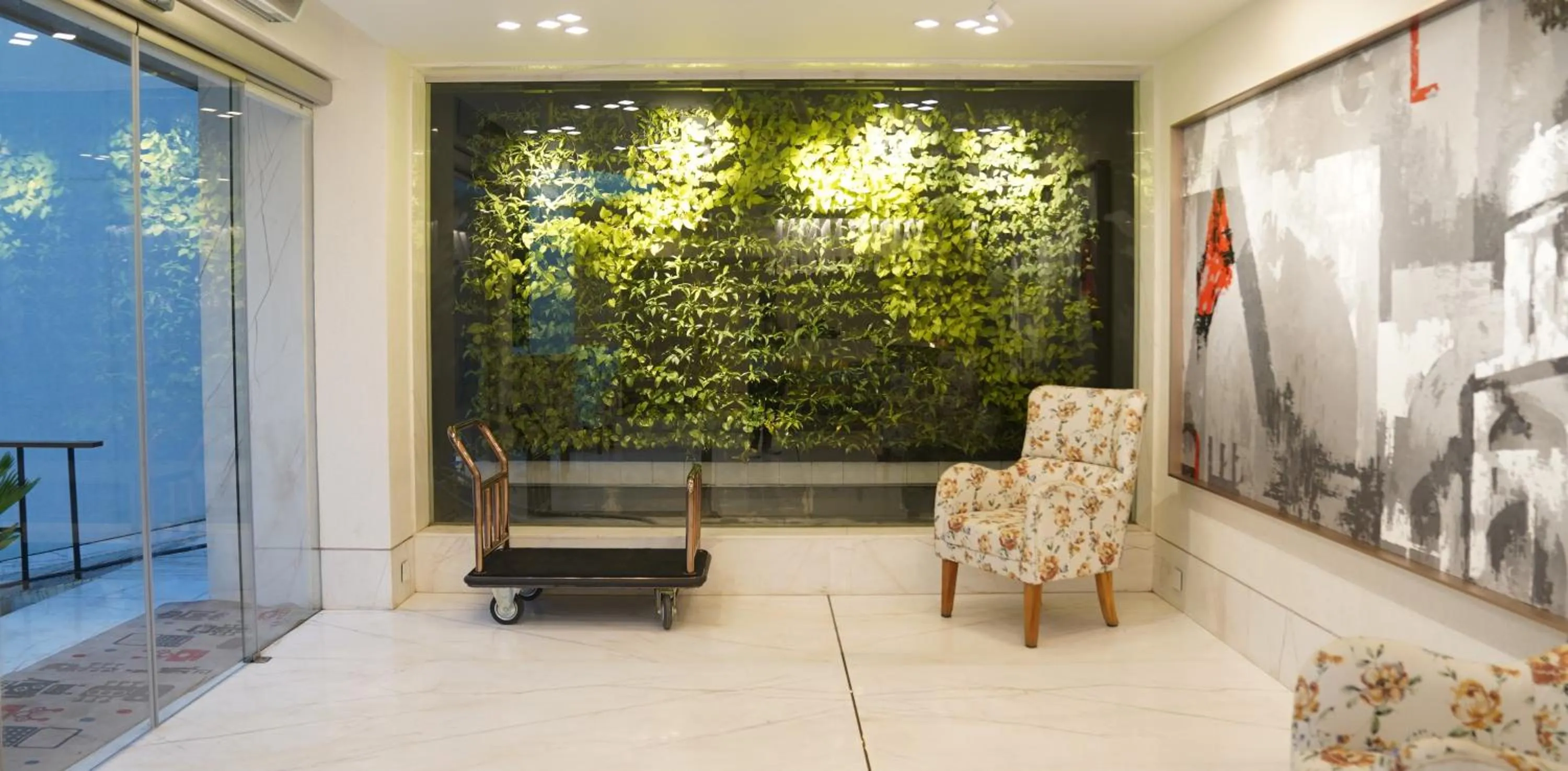 Lobby or reception in De Glance Hotel, Near Surat Railway Station