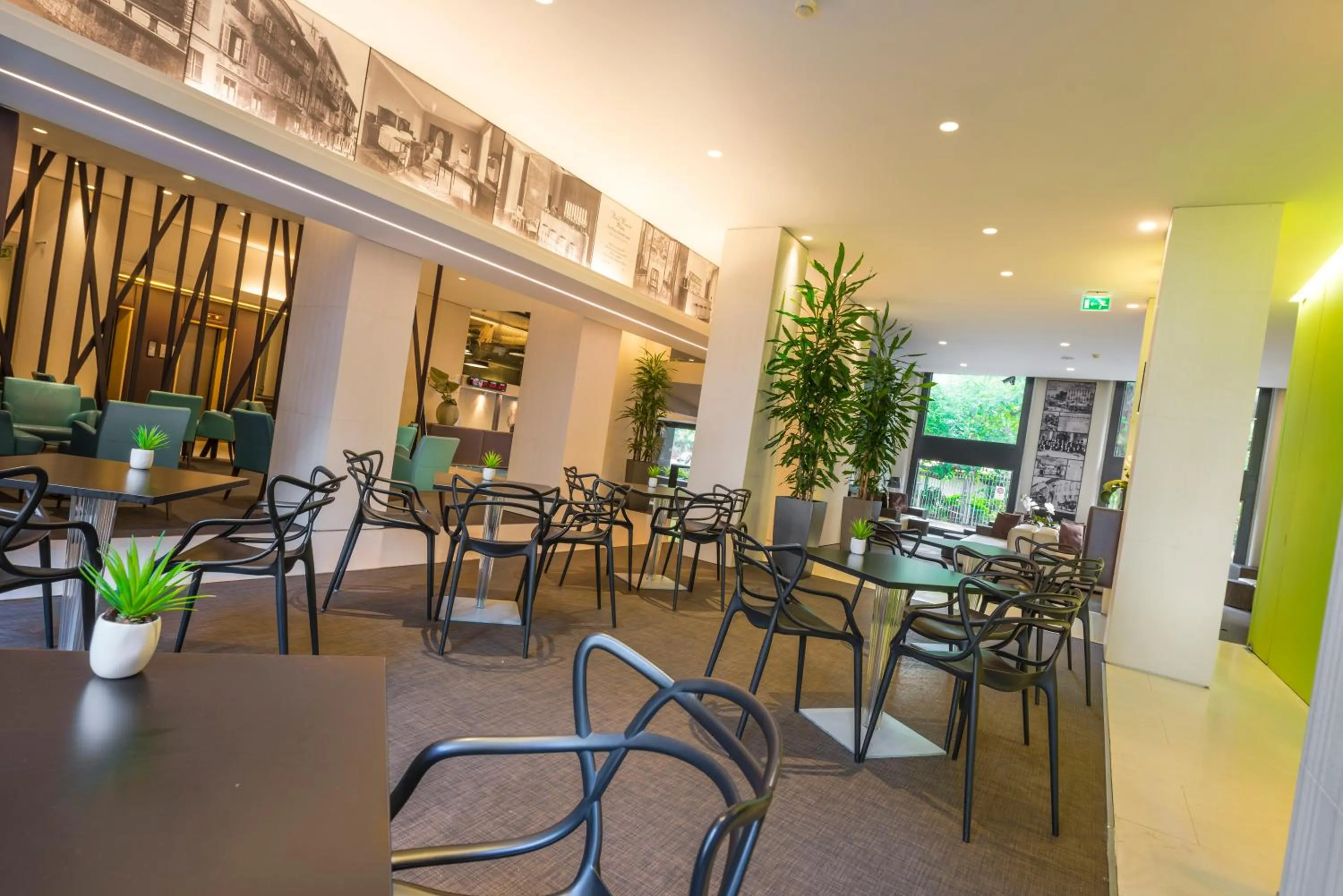 Communal lounge/ TV room in Hotel Manin