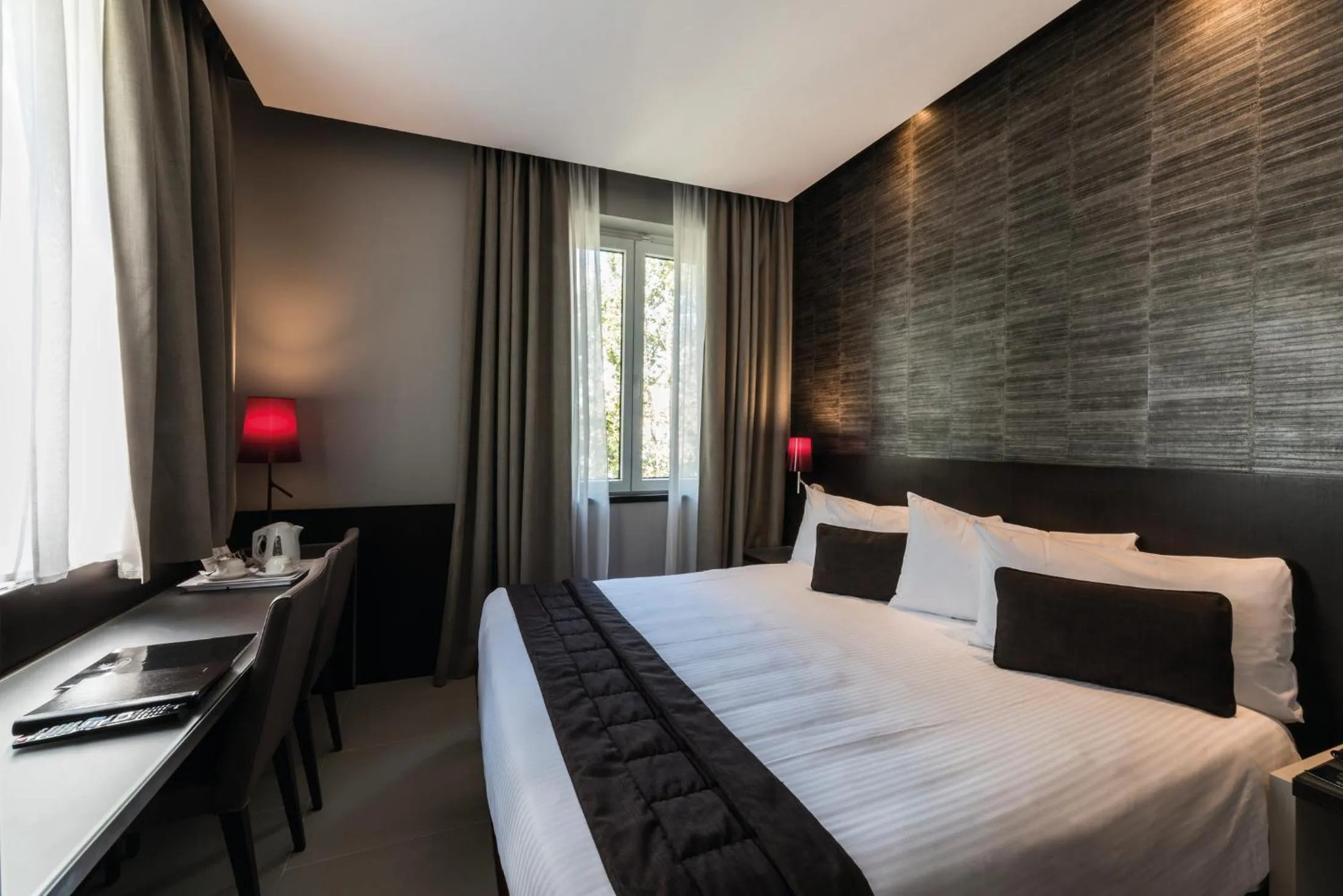 Coffee/tea facilities, Bed in Hotel Manin