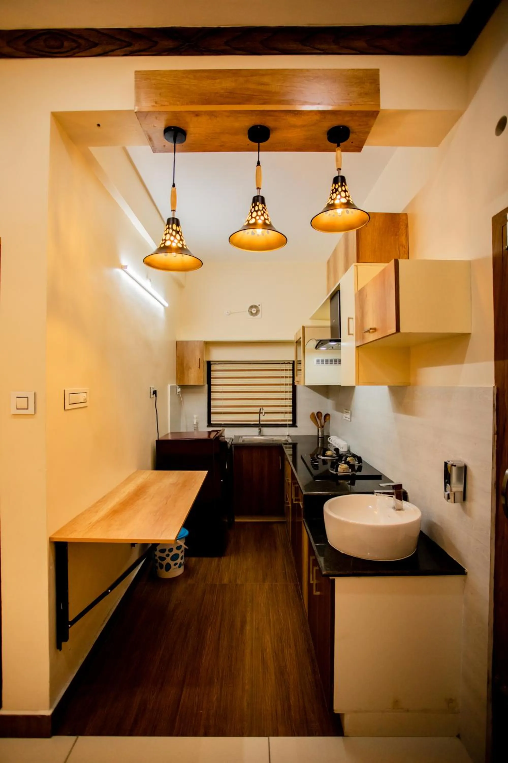 Kitchen or kitchenette in Cliff Way Apartments