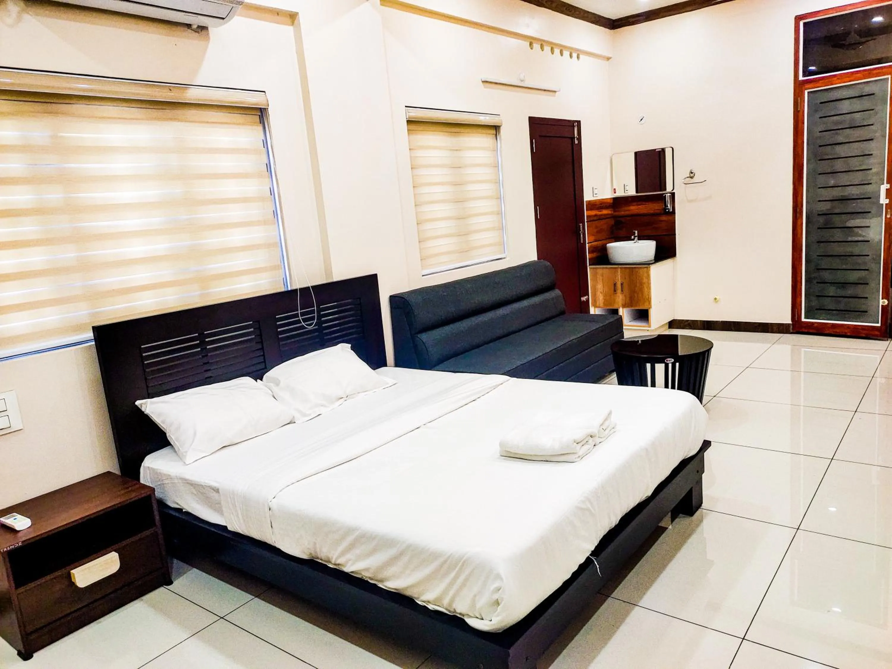 Bed in Cliff Way Apartments