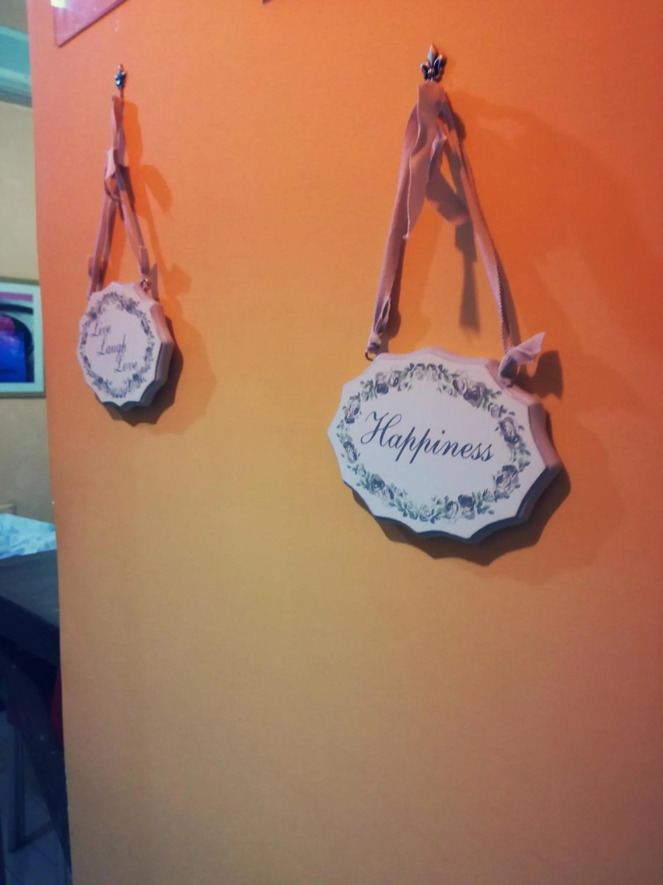 Decorative detail in B&B Rainbow