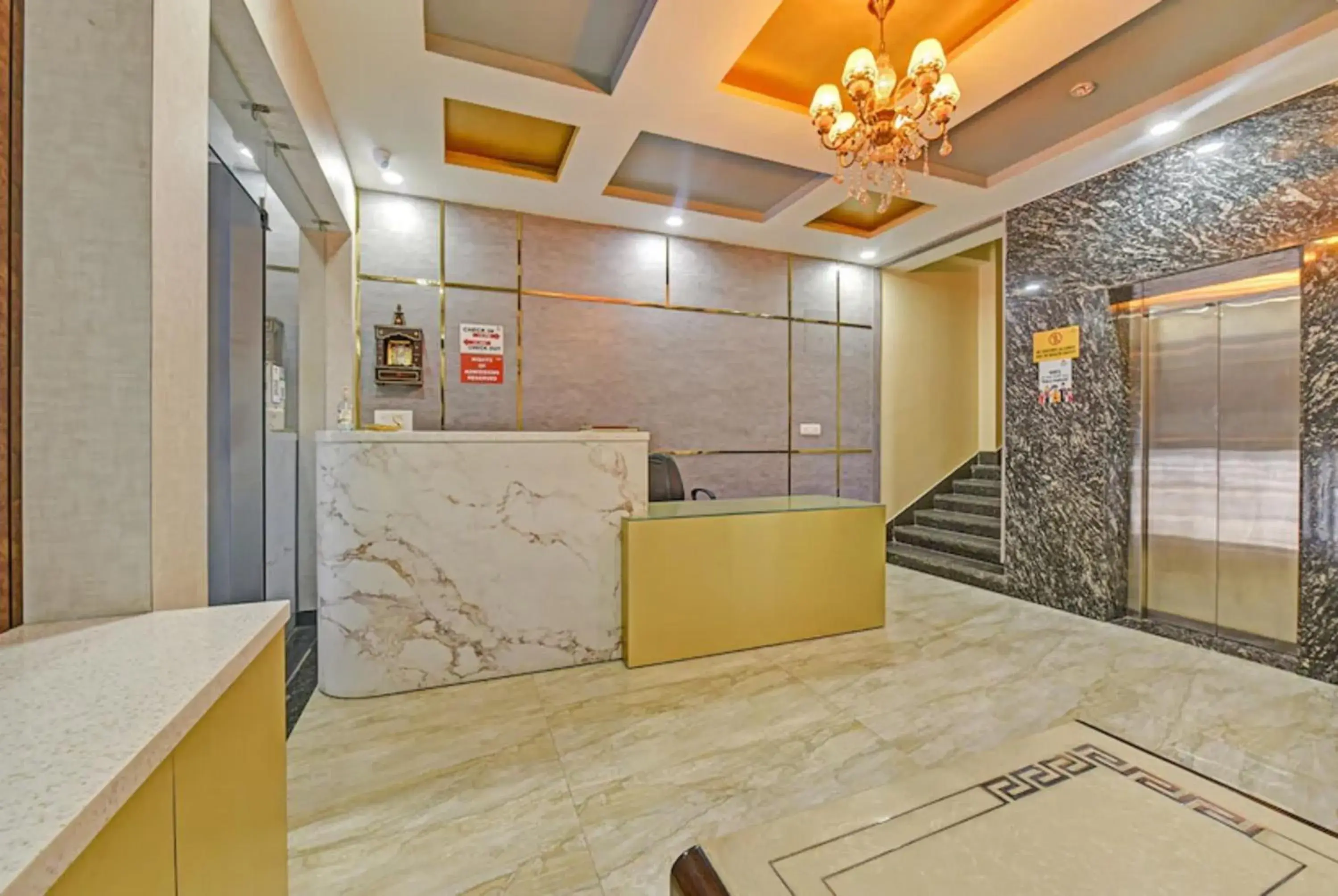 Lobby or reception in Hotel King's Turban Lobby or reception in Hotel King's Turban