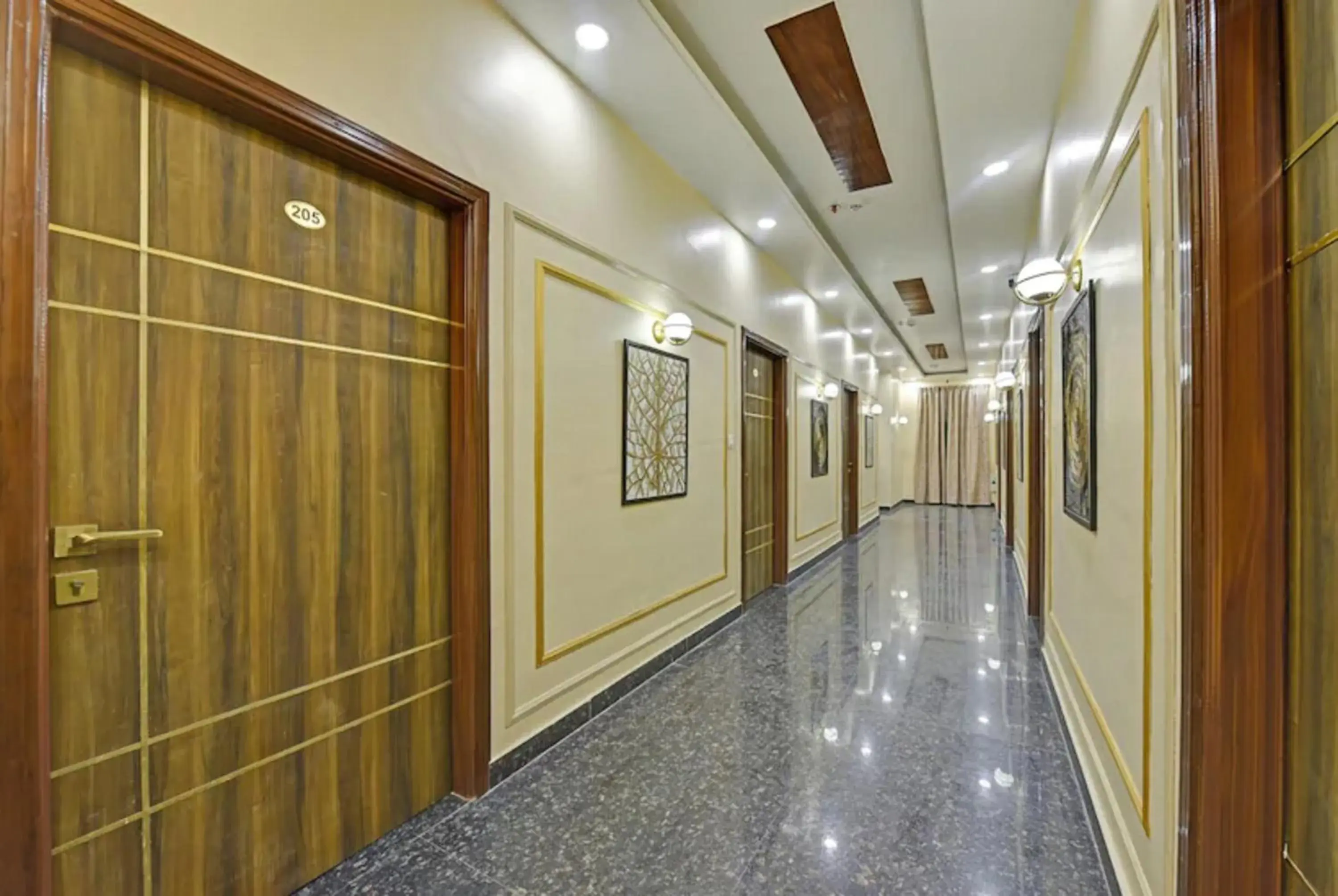 Property building in Hotel King's Turban Property building in Hotel King's Turban