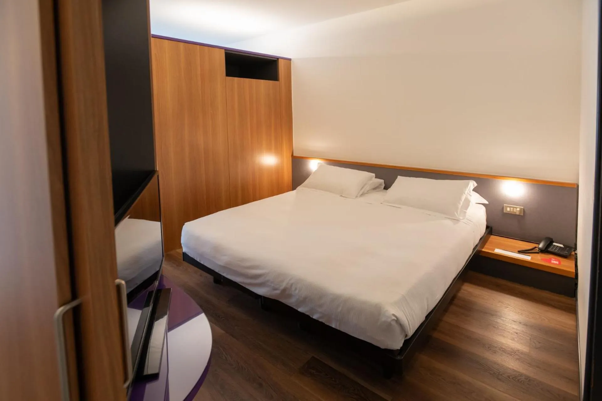 Bed in Hotel Ripa Roma