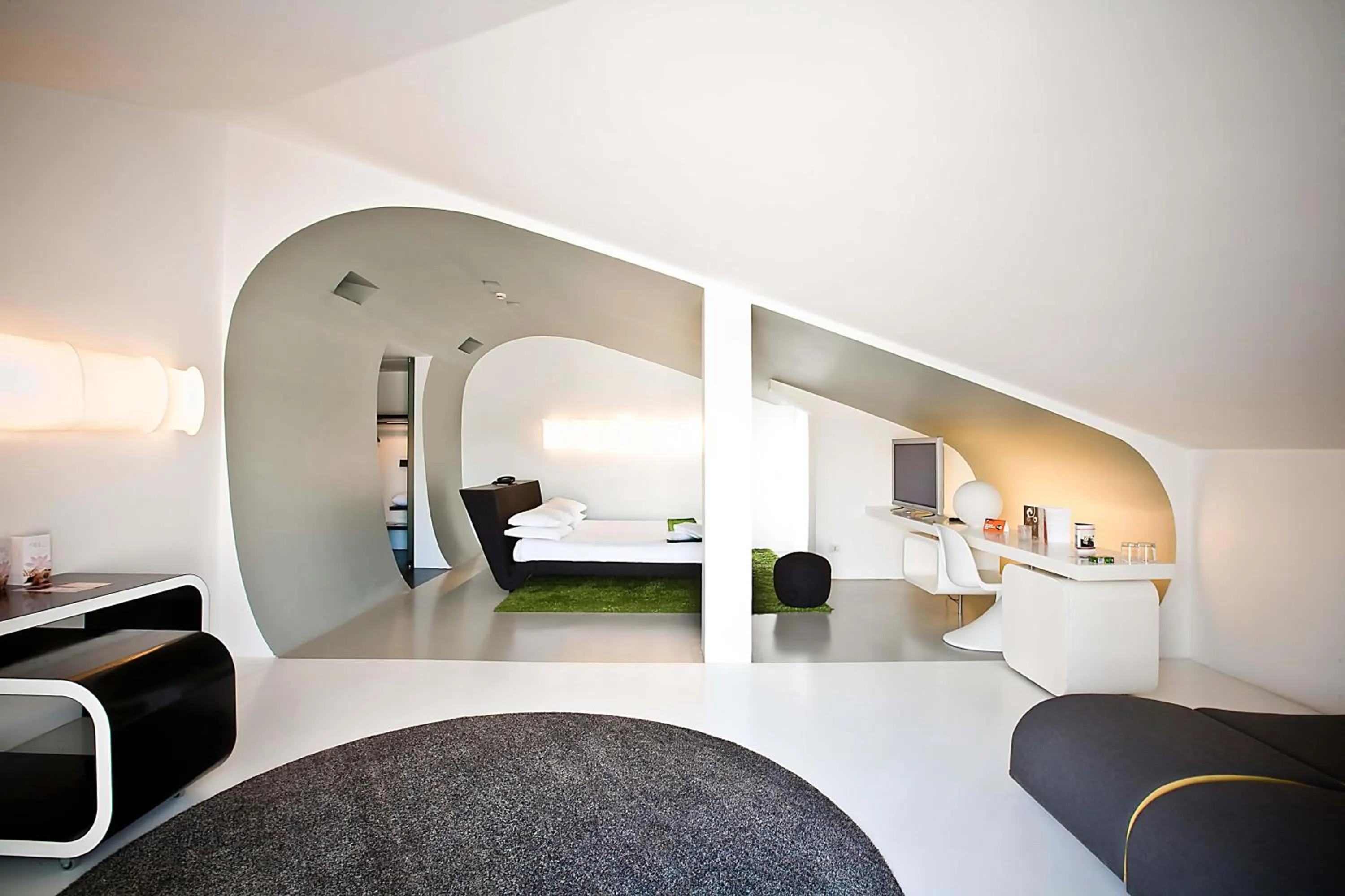 Photo of the whole room, Bed in Hotel Ripa Roma