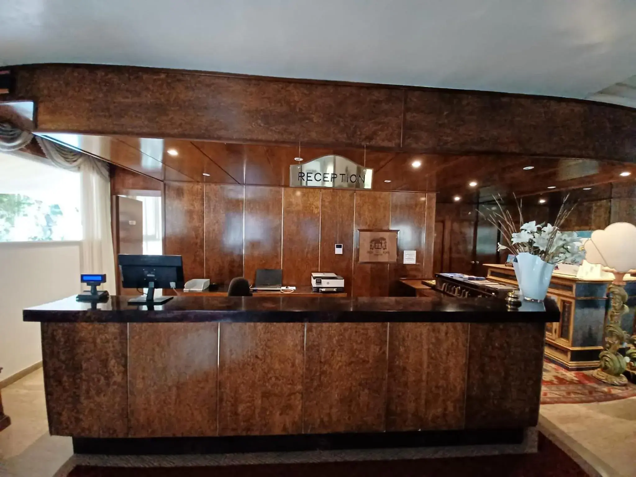Lobby/Reception in Hotel Viña del Mar Pineta