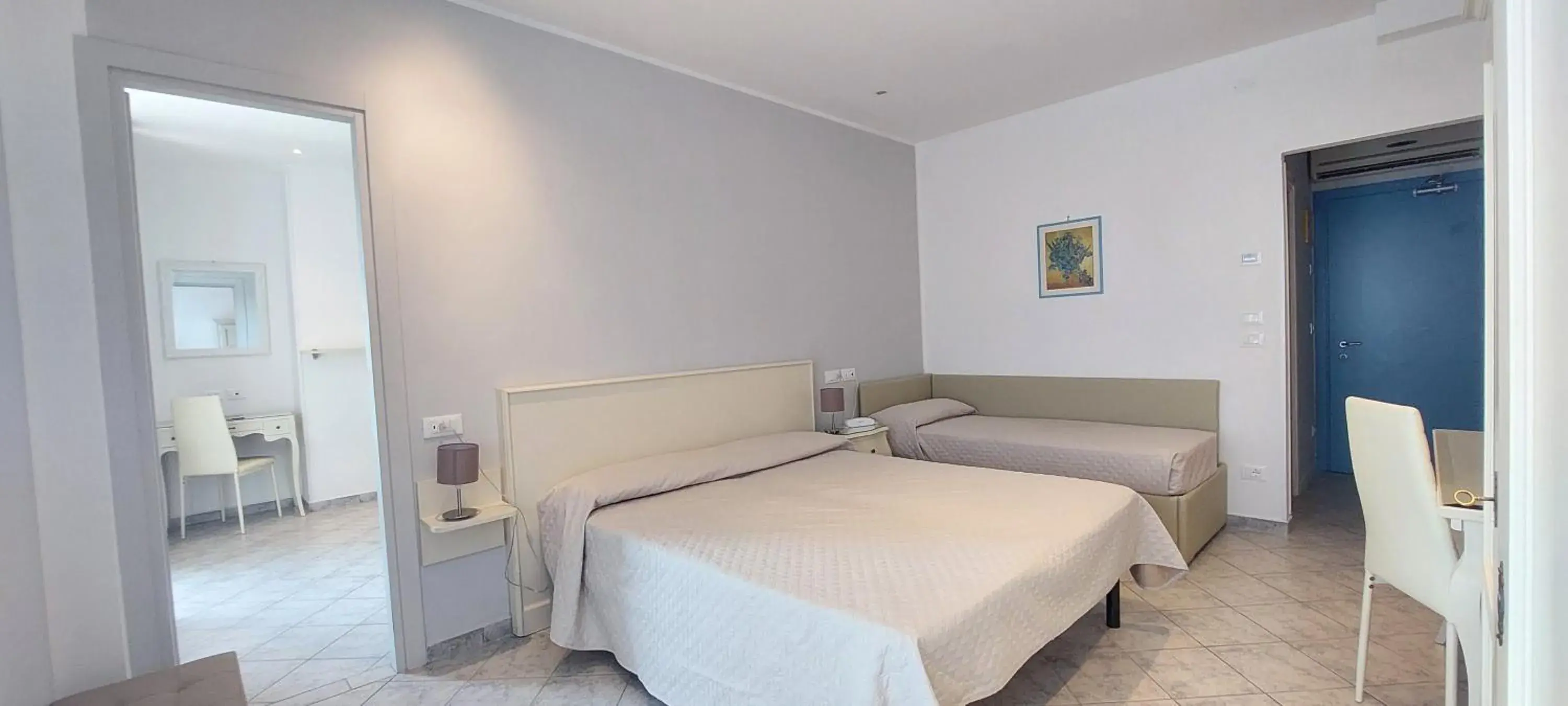 Bedroom, Bed in Hotel Viña del Mar Pineta