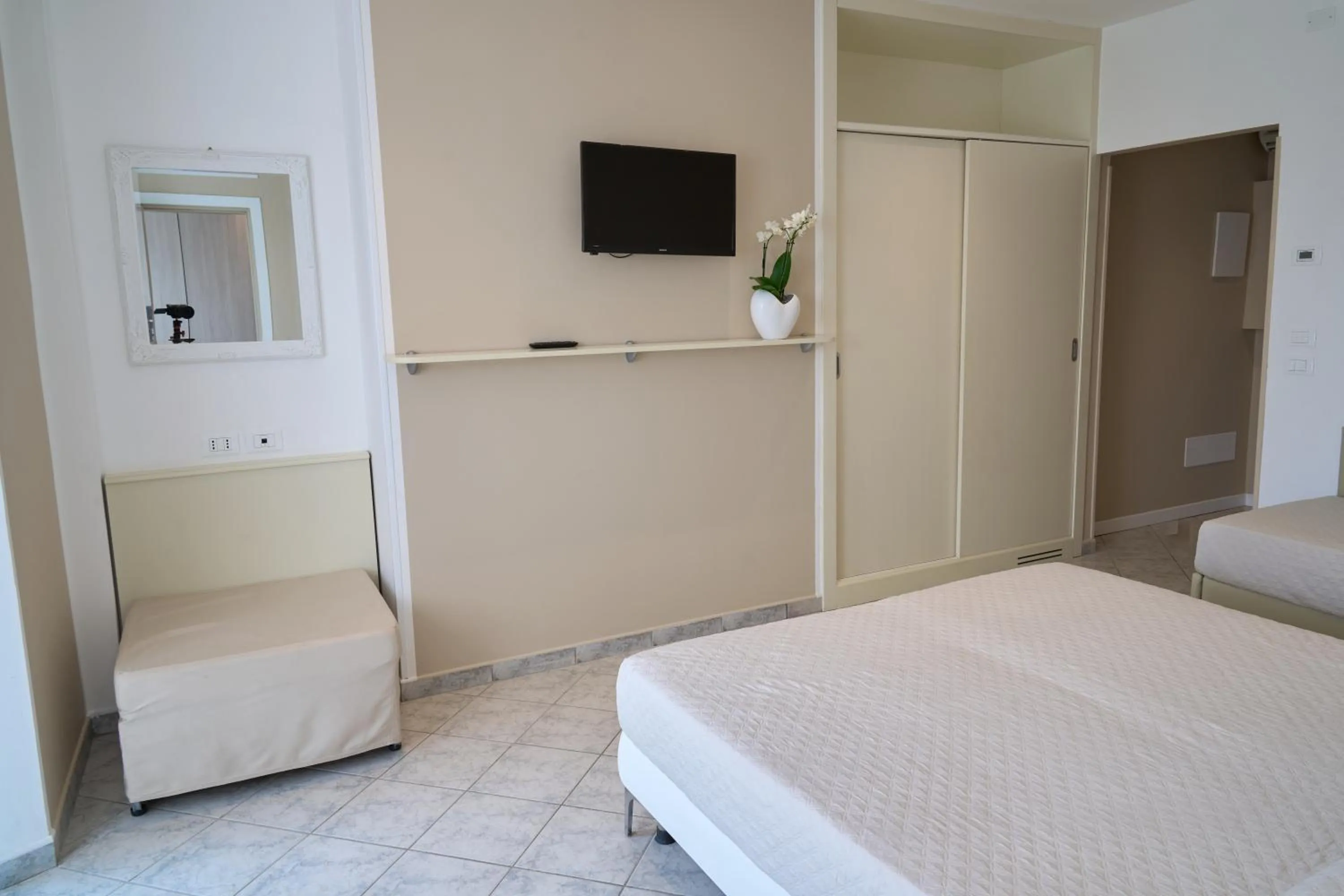 TV and multimedia, Bed in Hotel Viña del Mar Pineta