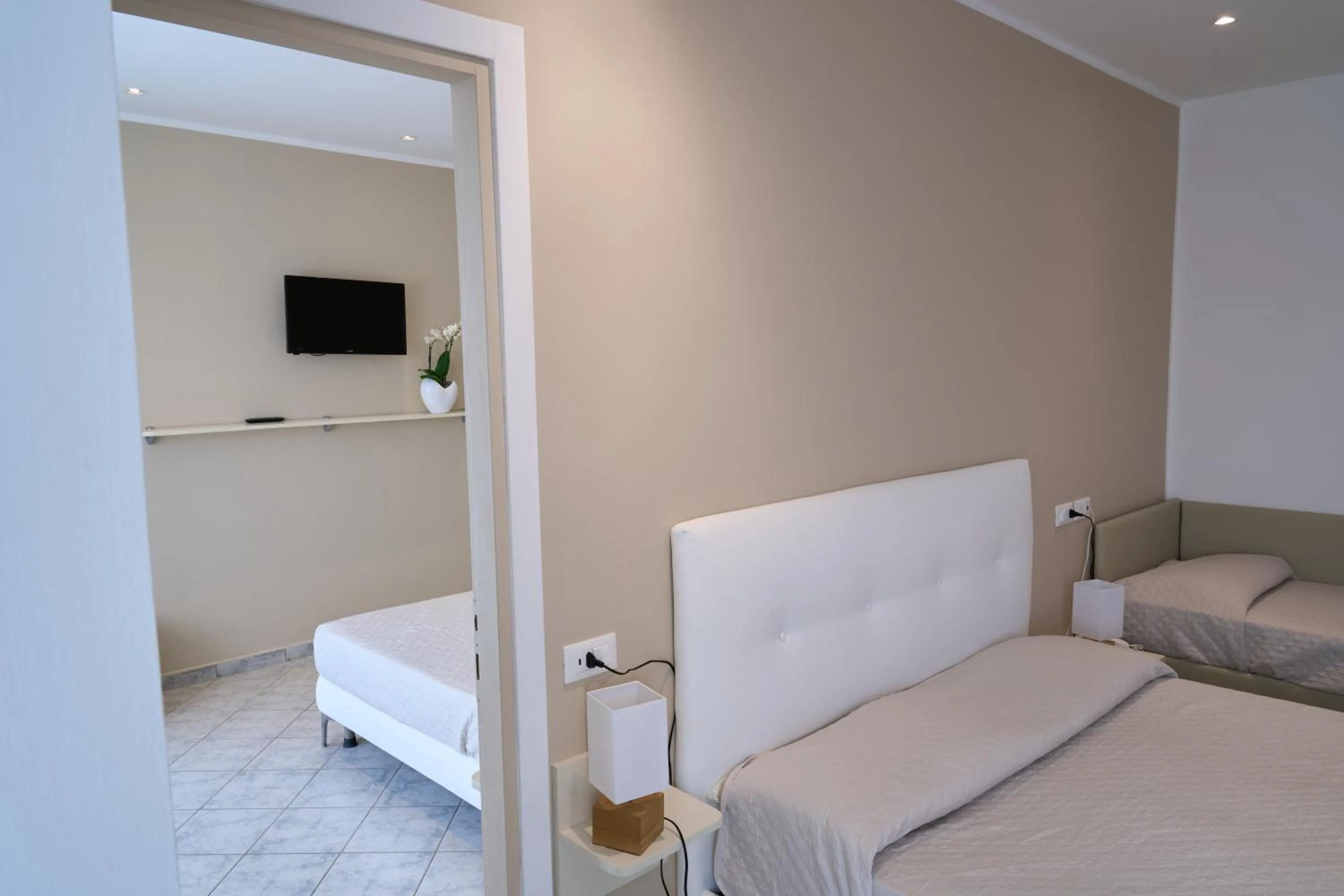 Bedroom, Bed in Hotel Viña del Mar Pineta