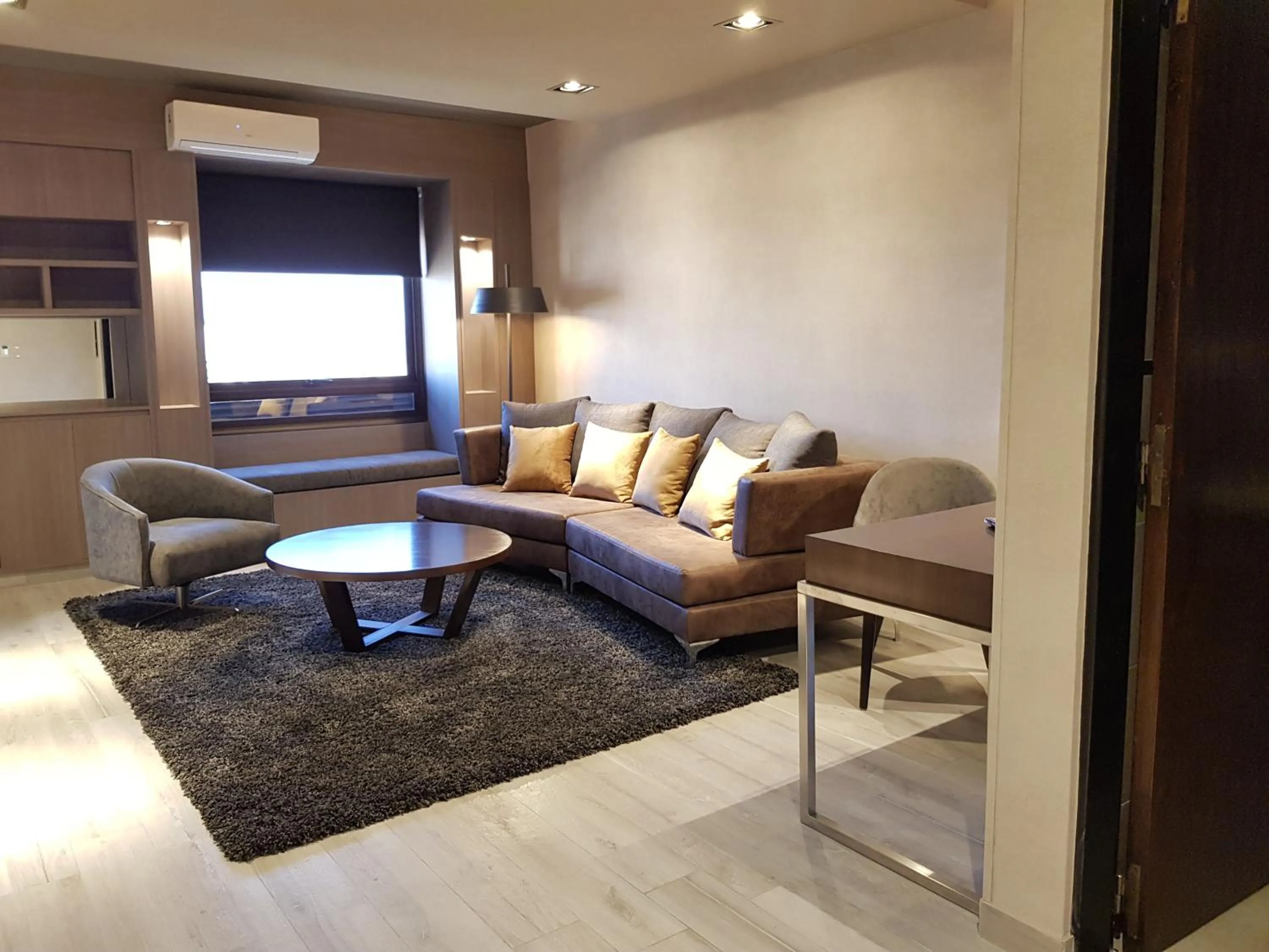 Living room in Ramada Plaza by Wyndham Tucuman