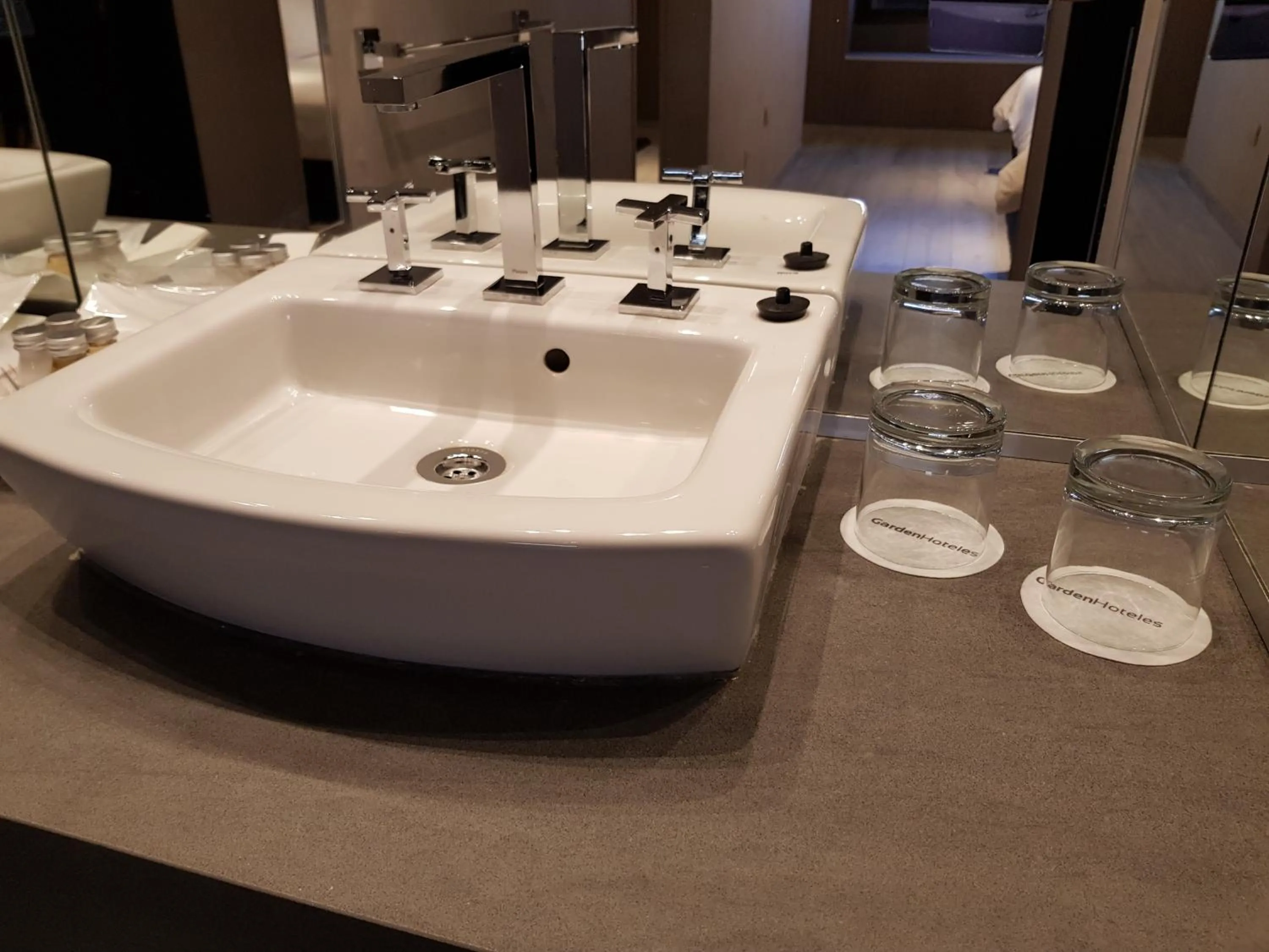 Bathroom in Ramada Plaza by Wyndham Tucuman