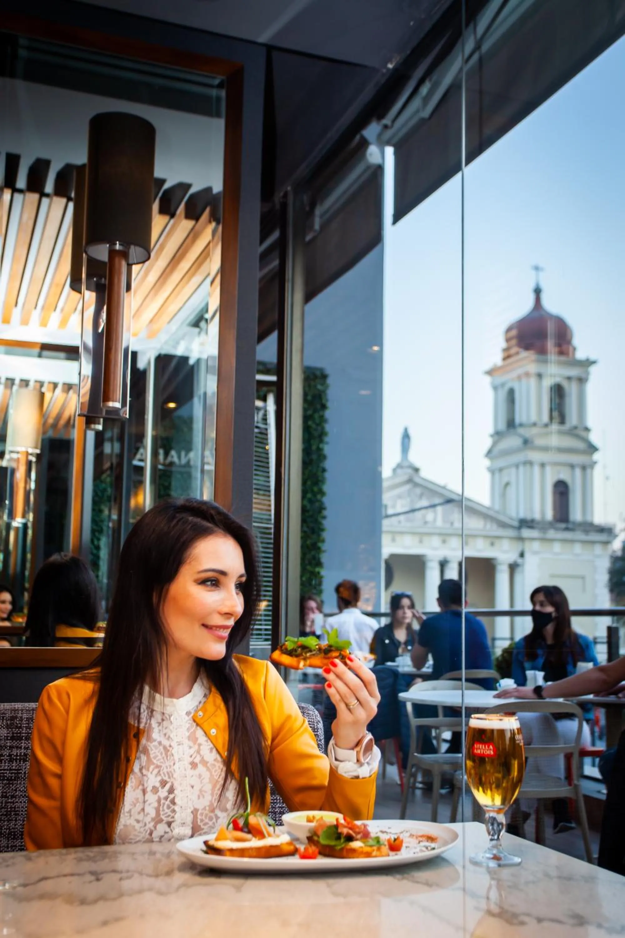 Lounge or bar in Ramada Plaza by Wyndham Tucuman