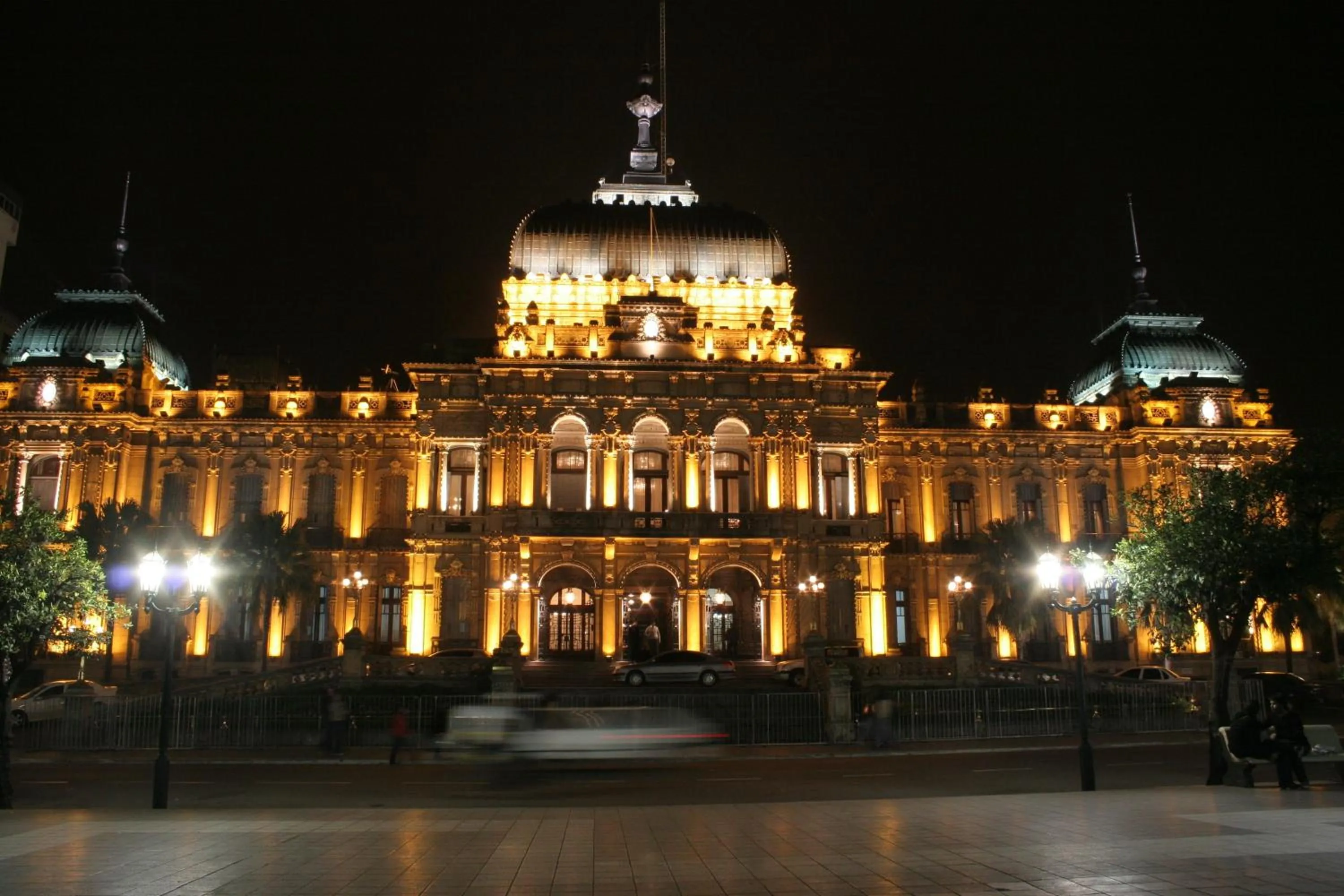 Area and facilities in Ramada Plaza by Wyndham Tucuman