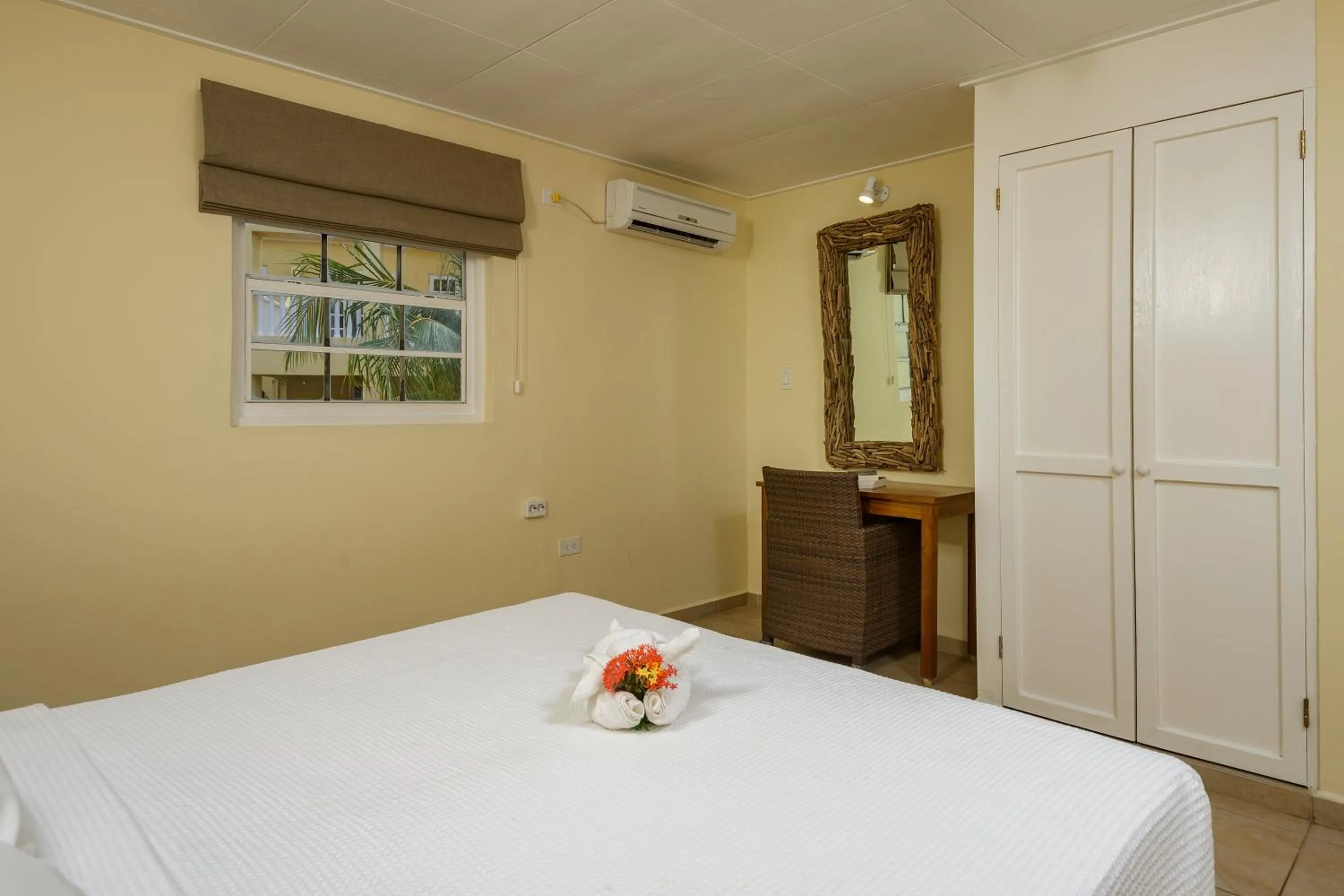 Bed in Buddy Dive Resort