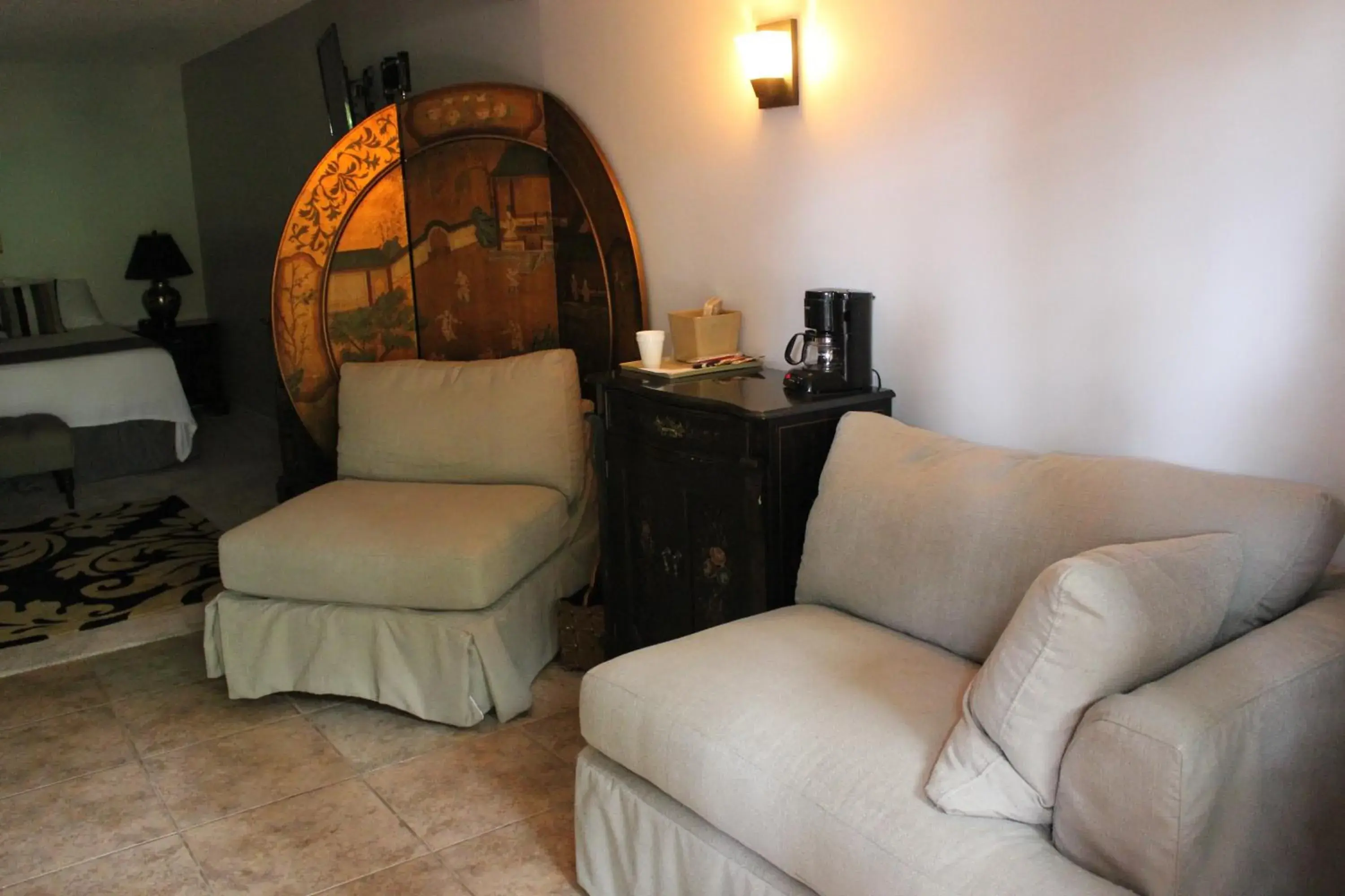 Single Room with Mountain View in Brydan Suites Single Room with Mountain View in Brydan Suites