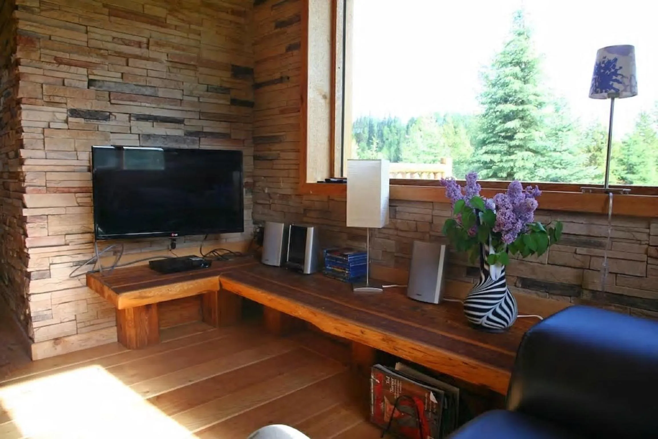 Living room in LDR Lodge - Last Dollar Ranch