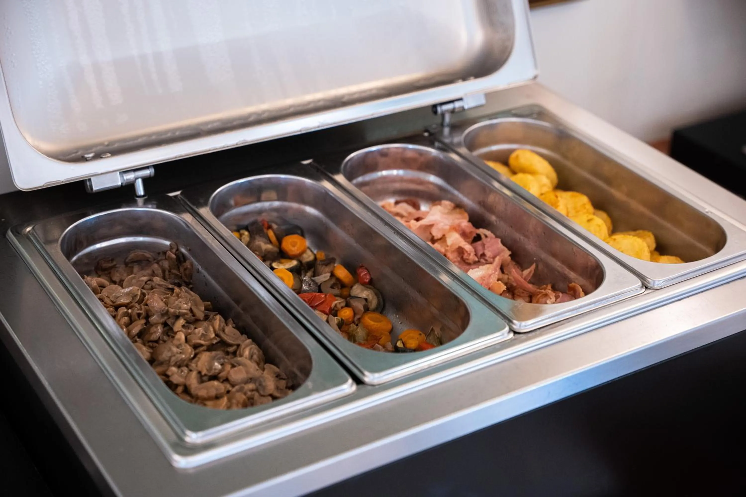 Breakfast in Hotel Mecenate Palace