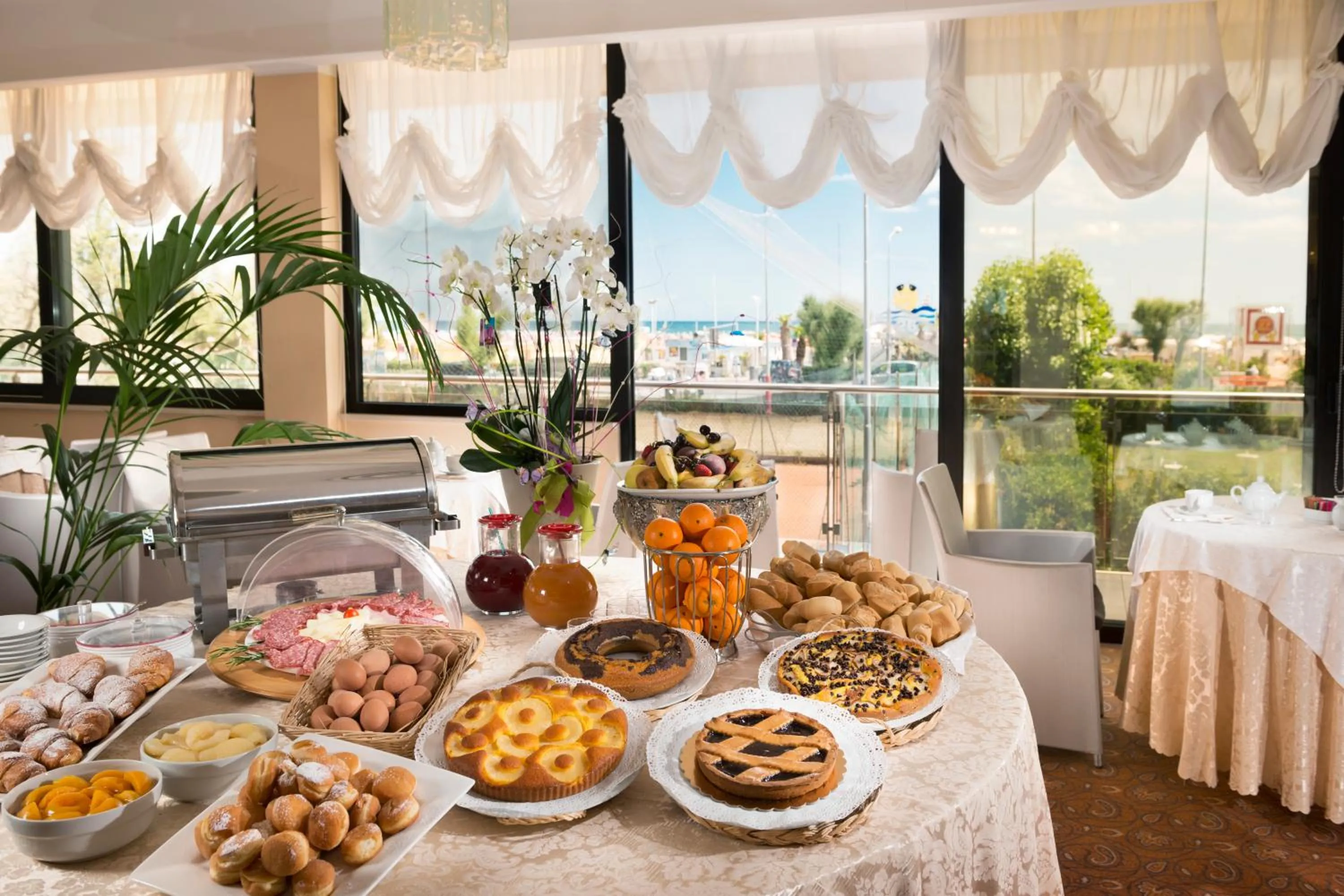 Standard Double or Twin Room in Waldorf Suite Hotel