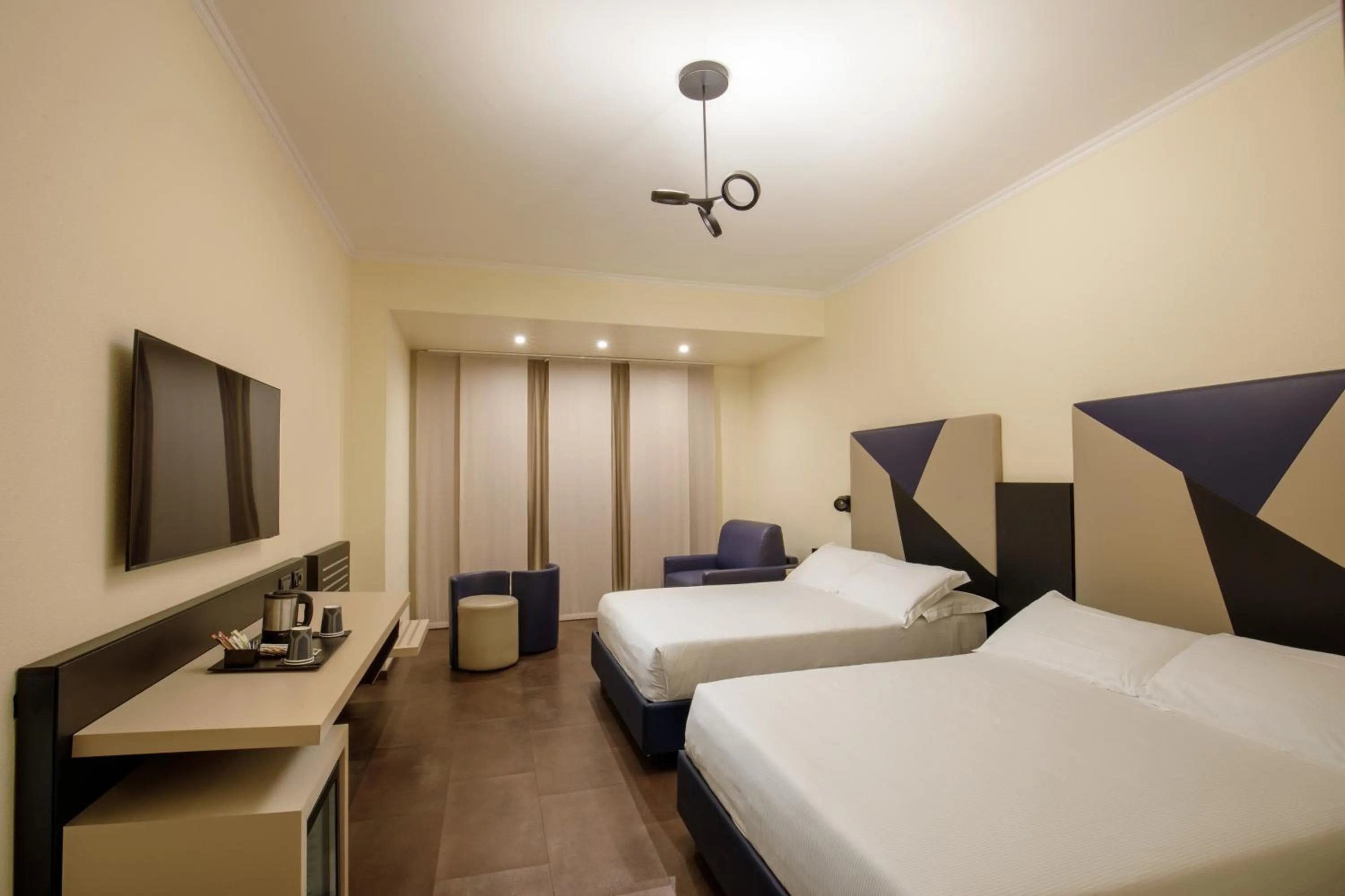 Bed in Best Western Hotel Globus