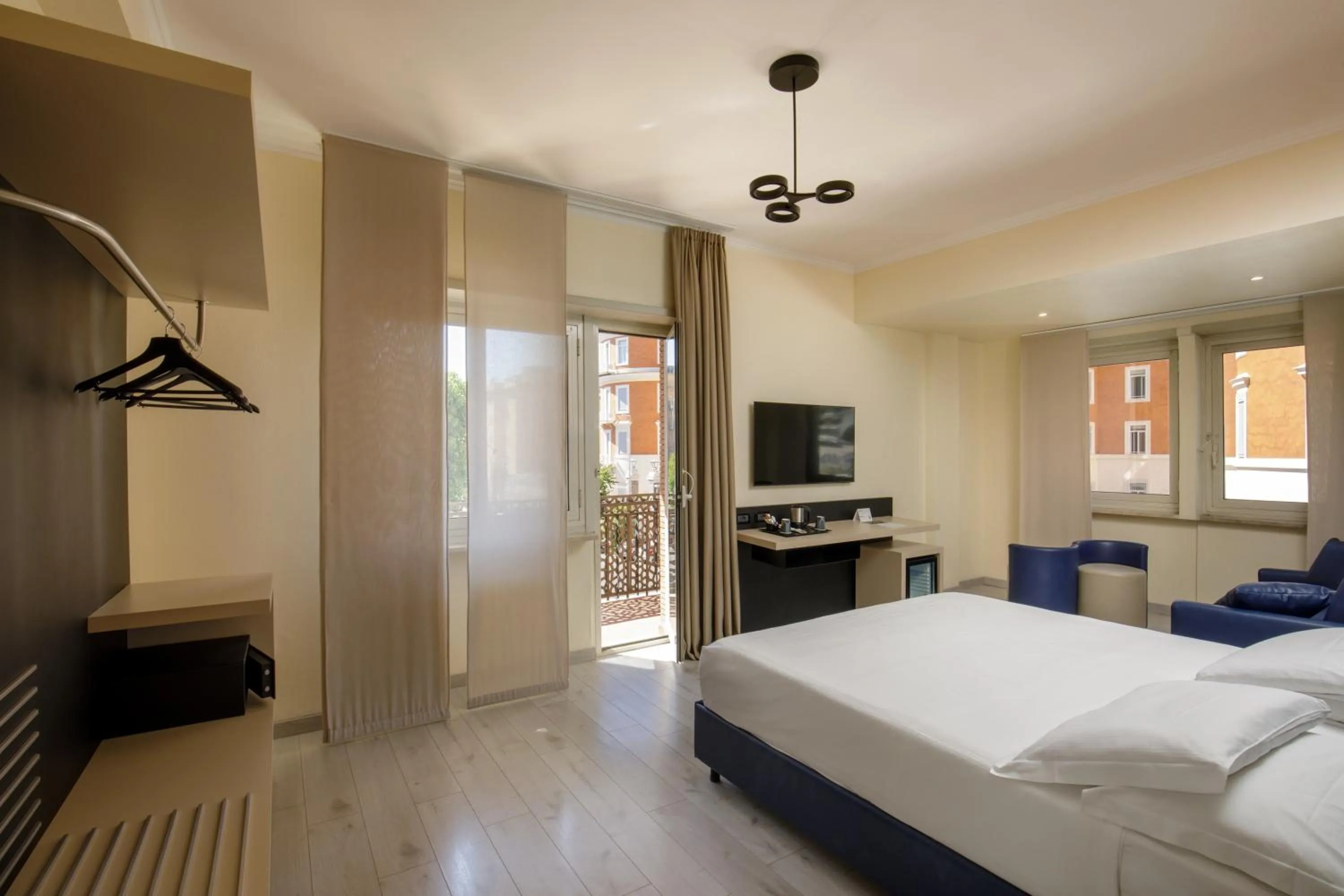 Bedroom, Bed in Best Western Hotel Globus