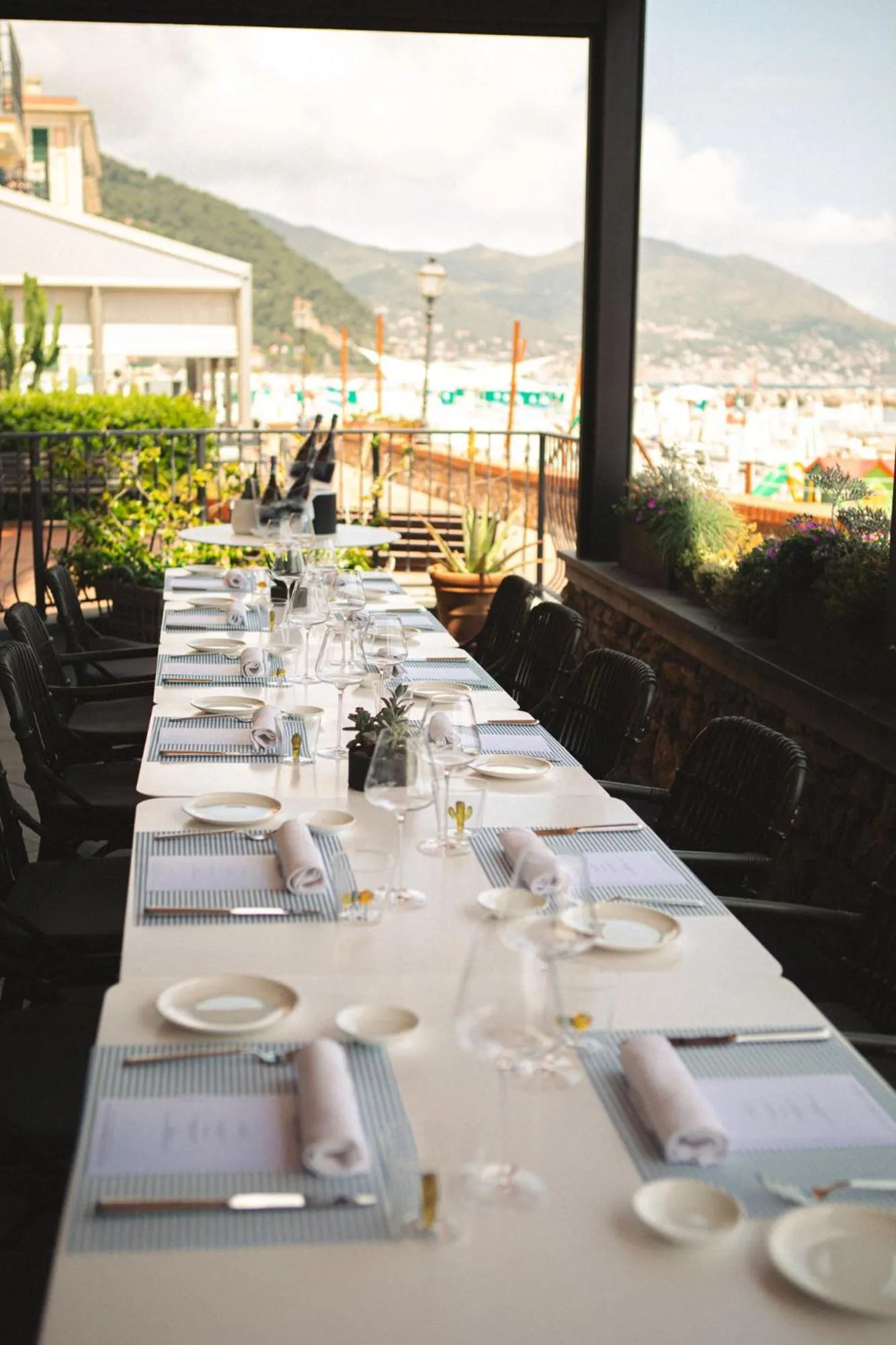 Restaurant/places to eat in Hotel Windsor