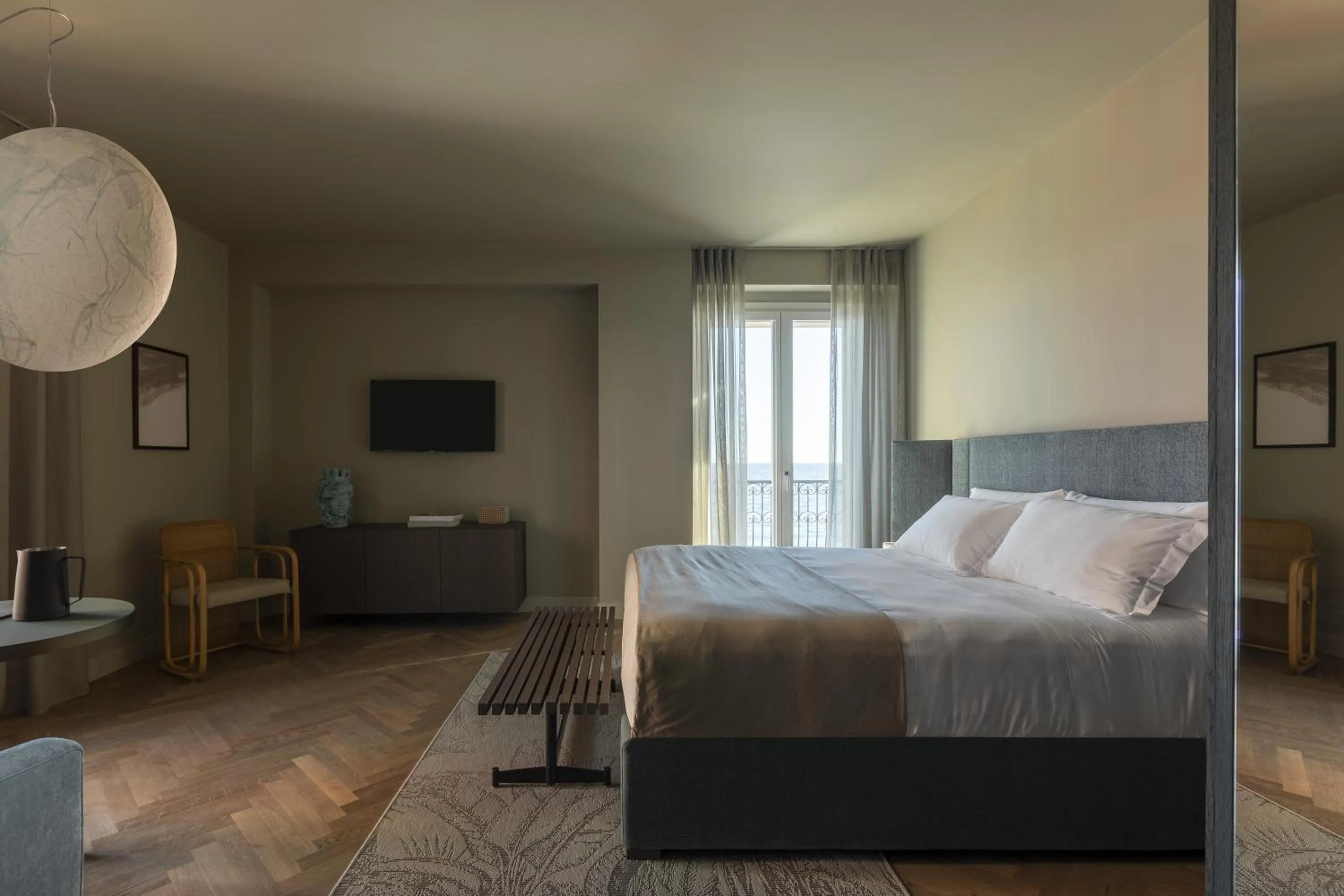 Photo of the whole room, Bed in Hotel Windsor