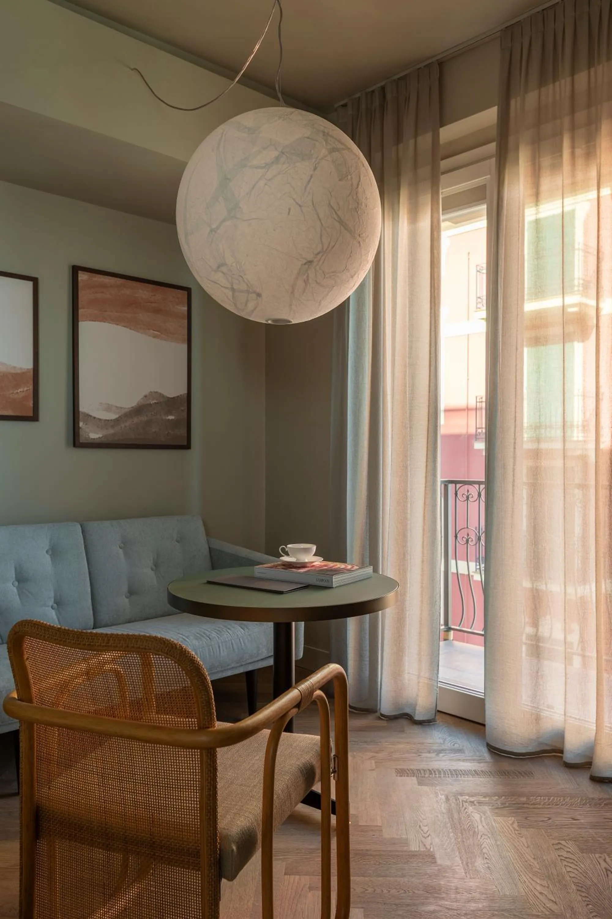 Seating area in Hotel Windsor