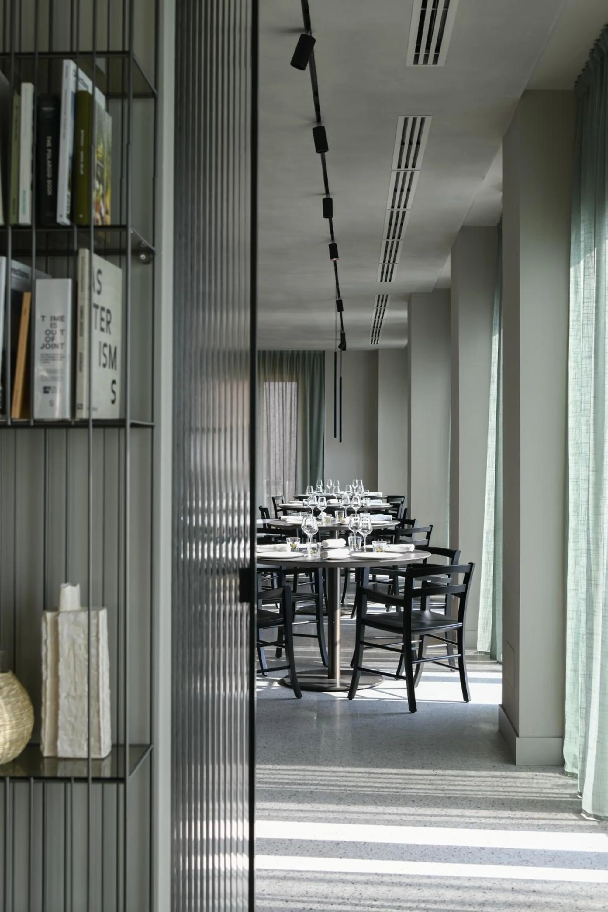 Restaurant/places to eat in Hotel Windsor