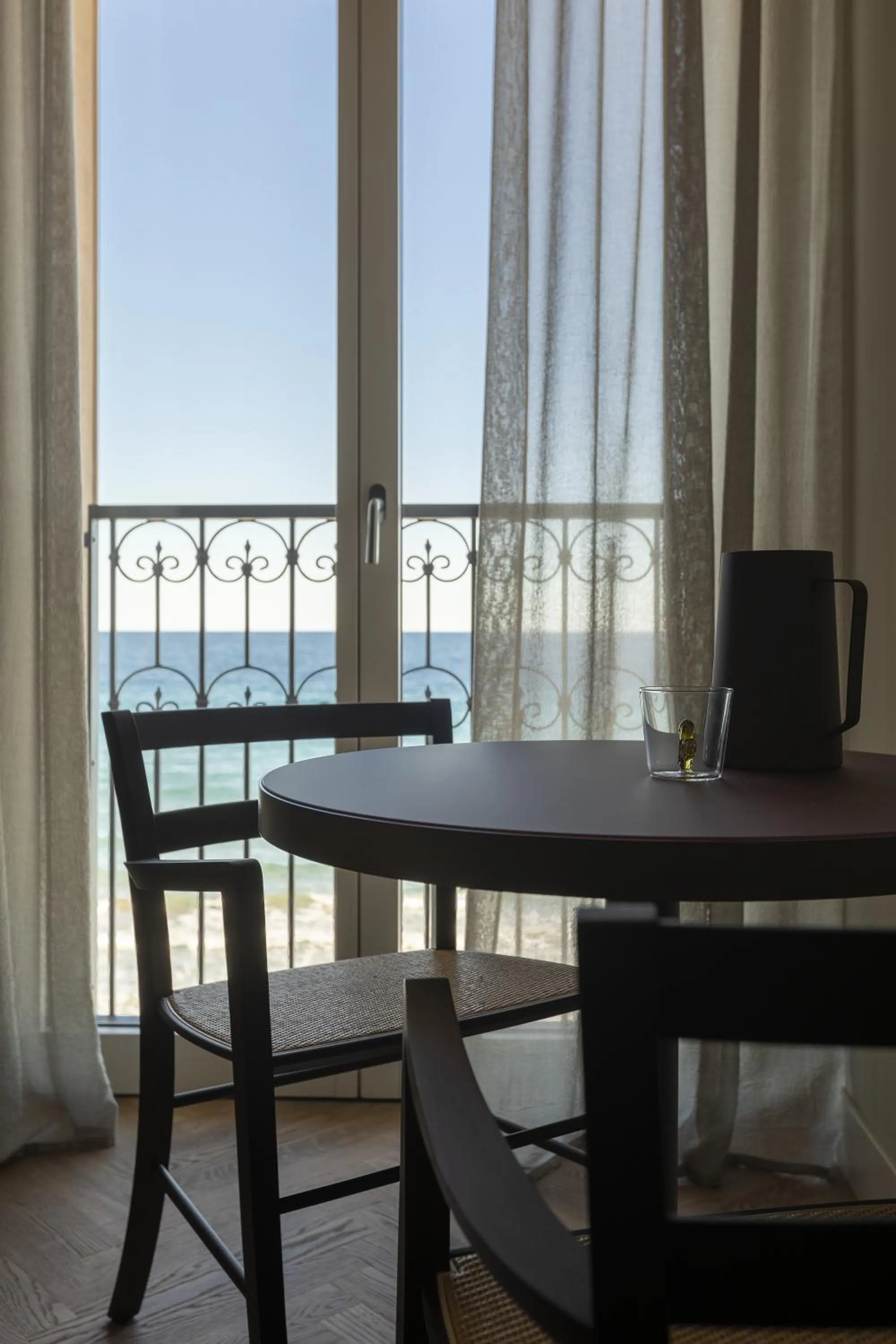 Seating area in Hotel Windsor