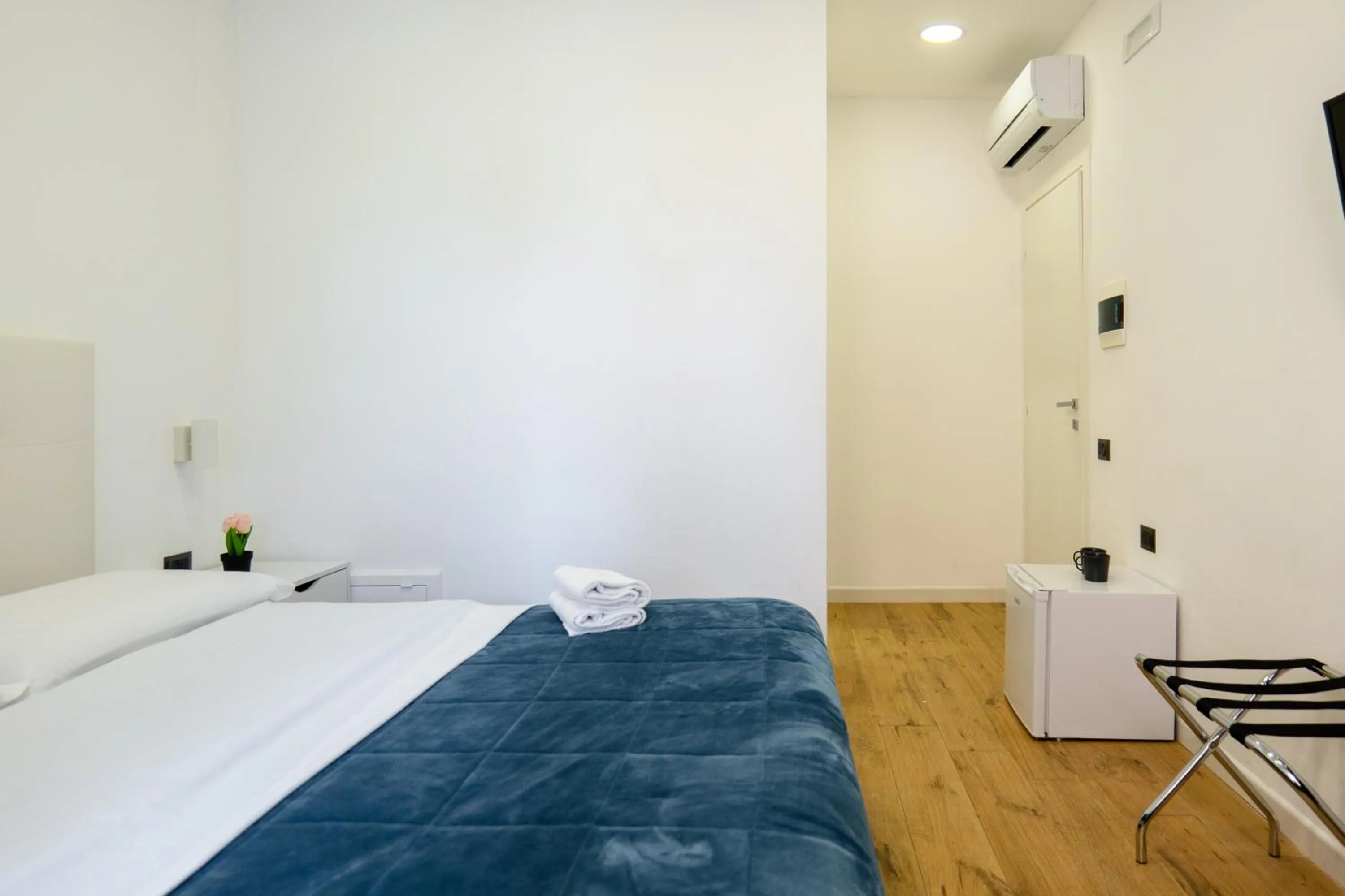 Photo of the whole room, Bed in Dalmazia 33