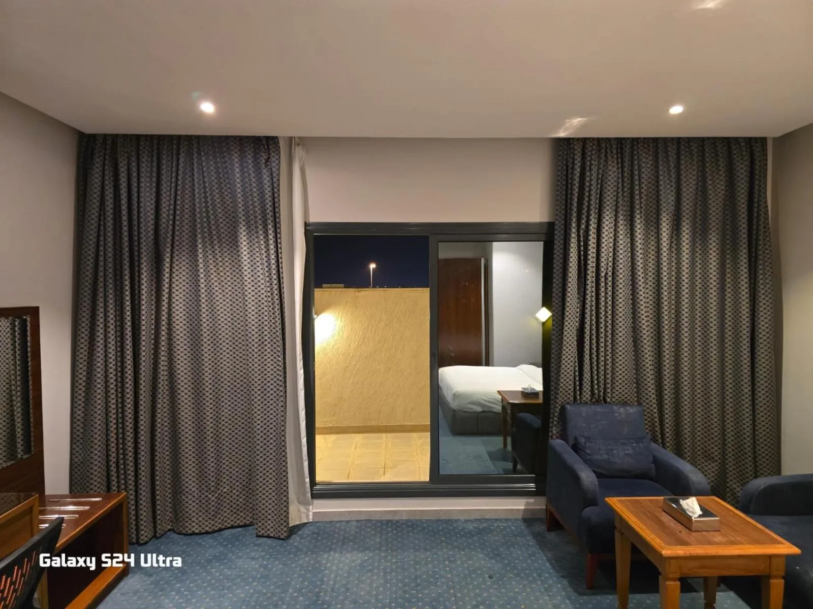 Balcony/Terrace, Bed in Celine Home Serviced Apartment - Tuwaiq