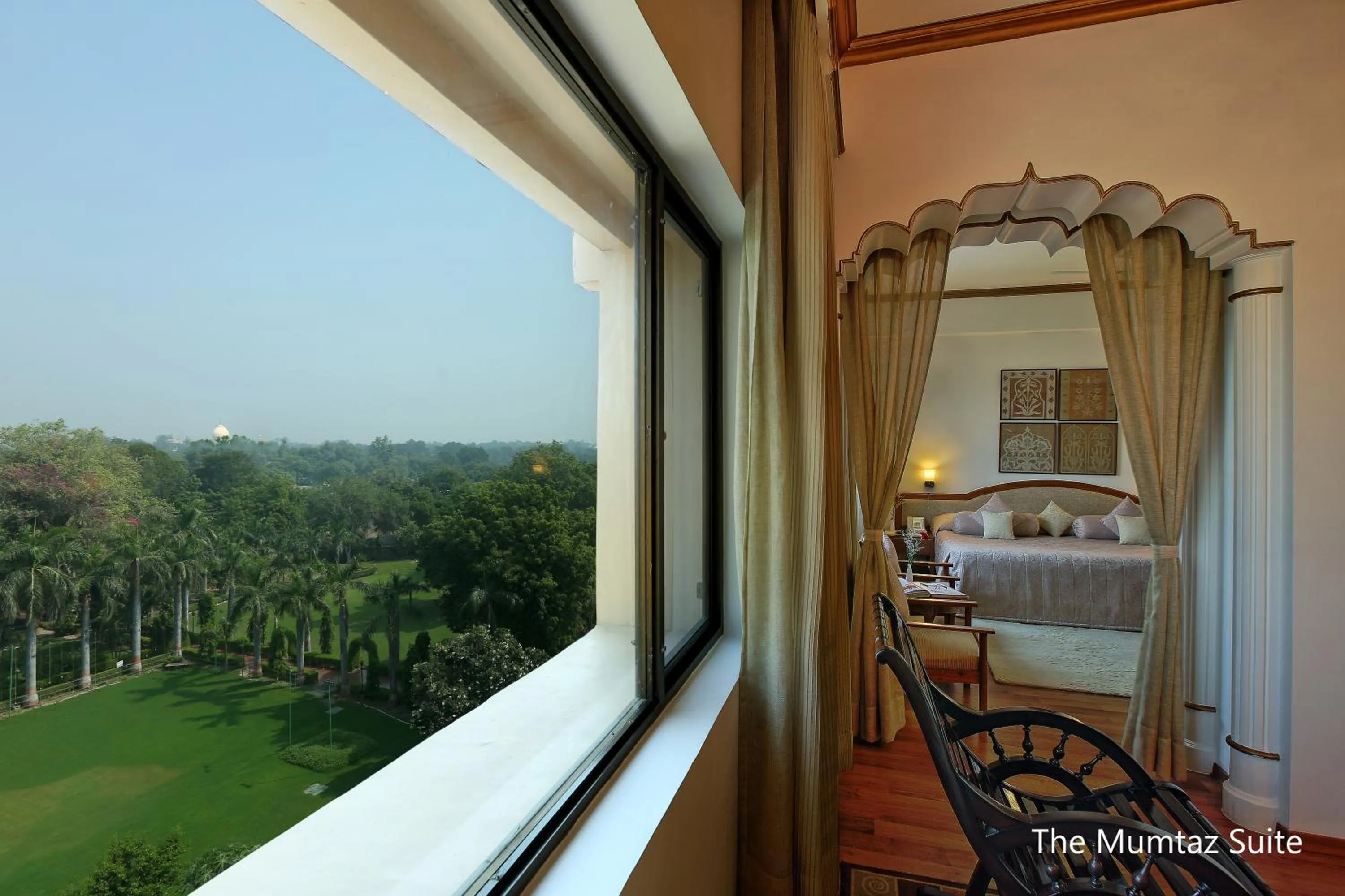 Bed in Hotel Clarks Shiraz