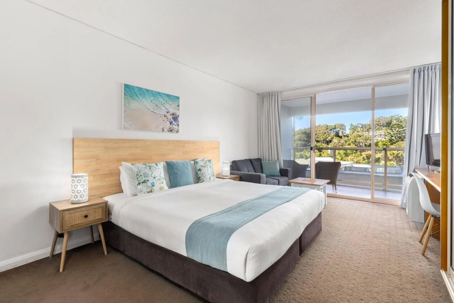 Bed in Charlesworth Bay Beach Resort