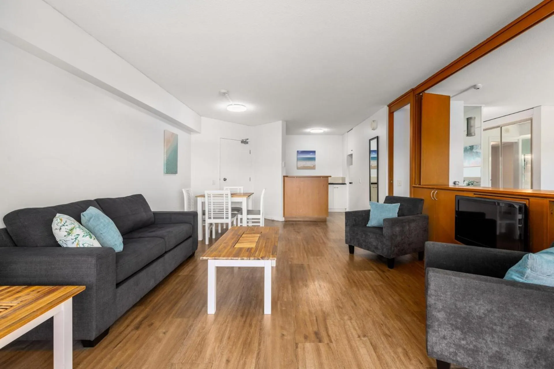 Living room in Charlesworth Bay Beach Resort