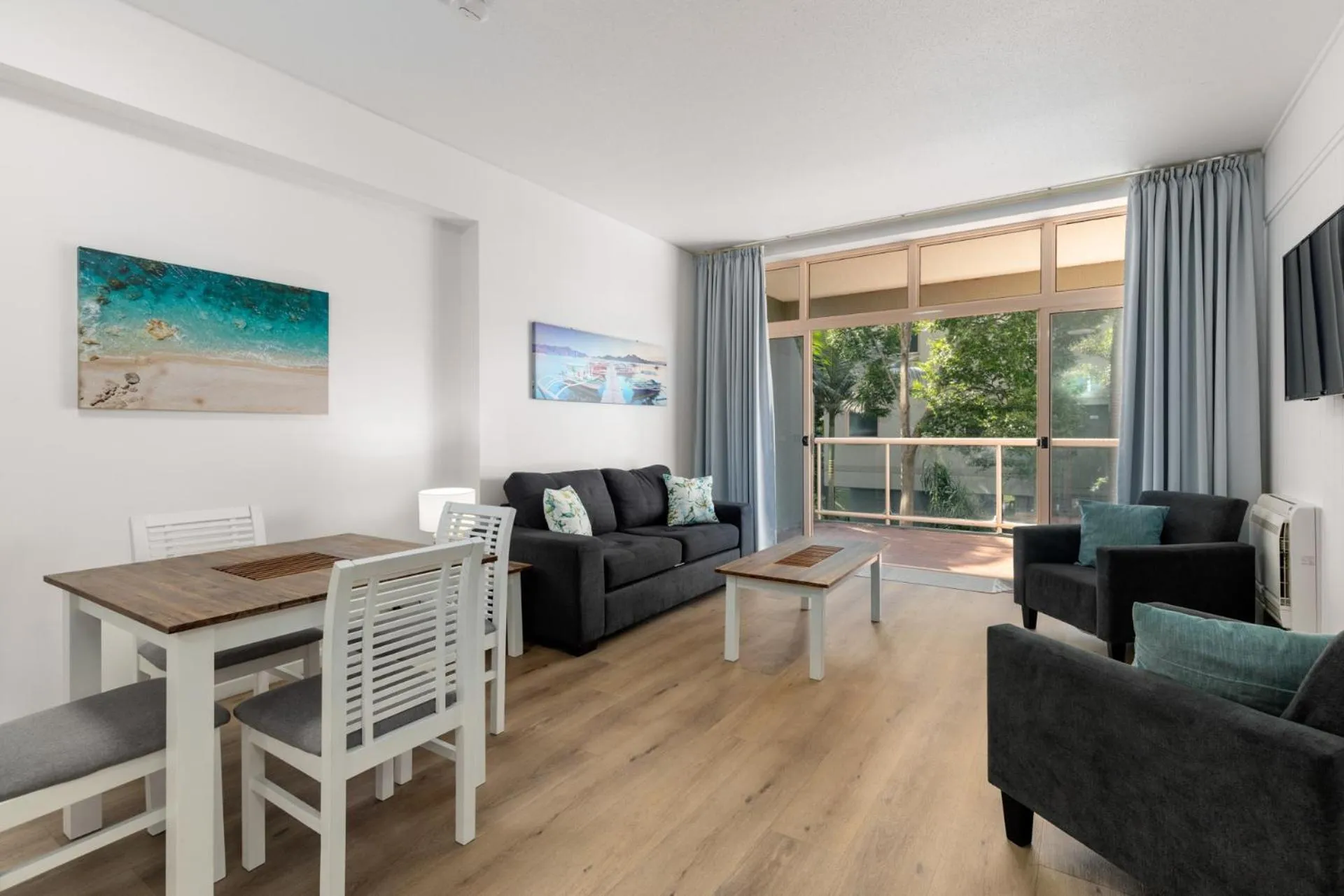 Living room in Charlesworth Bay Beach Resort