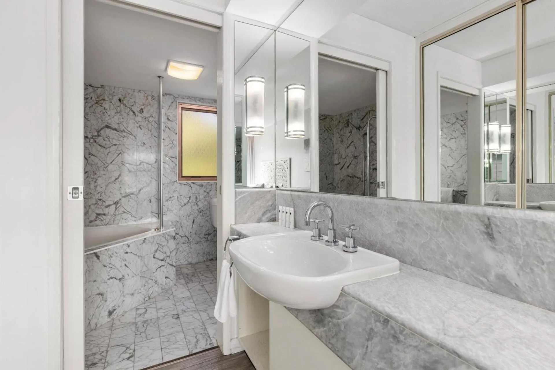 Bathroom in Charlesworth Bay Beach Resort