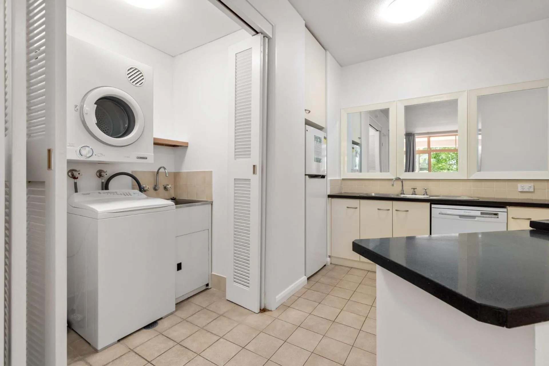 Kitchen or kitchenette in Charlesworth Bay Beach Resort