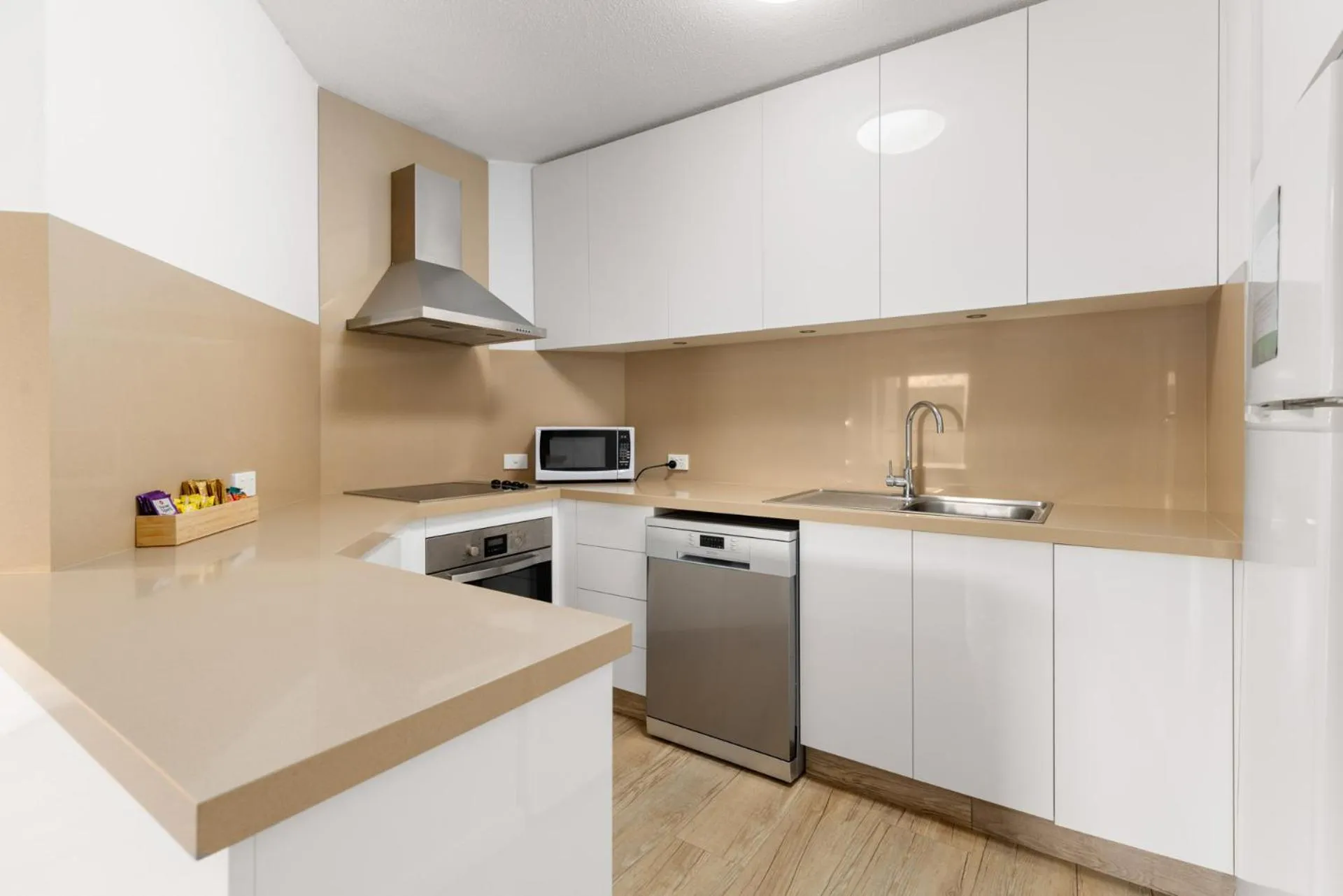 Kitchen or kitchenette in Charlesworth Bay Beach Resort