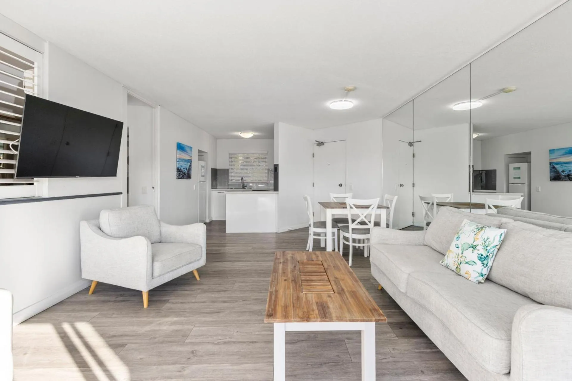 Living room in Charlesworth Bay Beach Resort