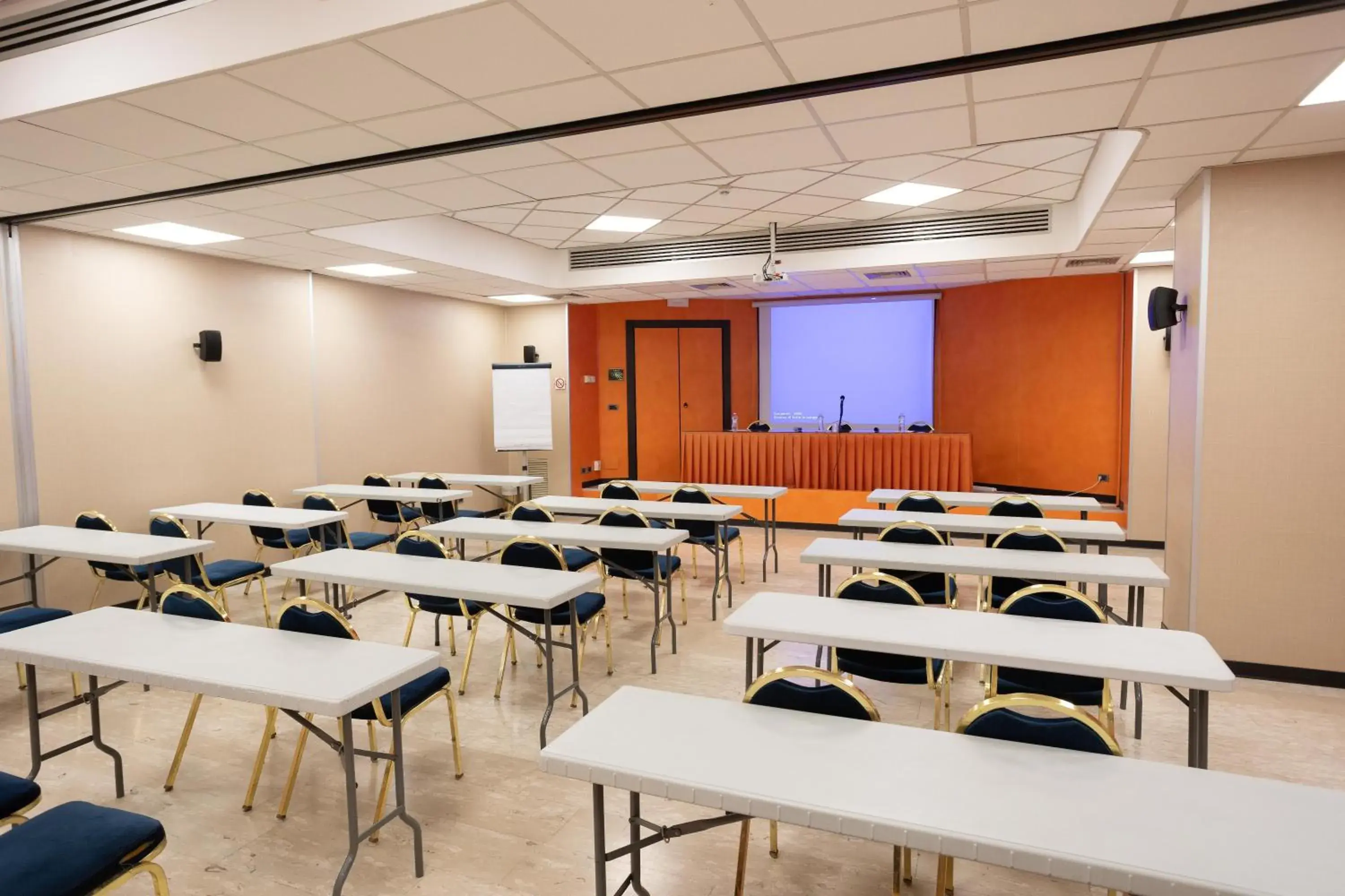 Meeting/conference room in Hotel Mirage Meeting/conference room in Hotel Mirage